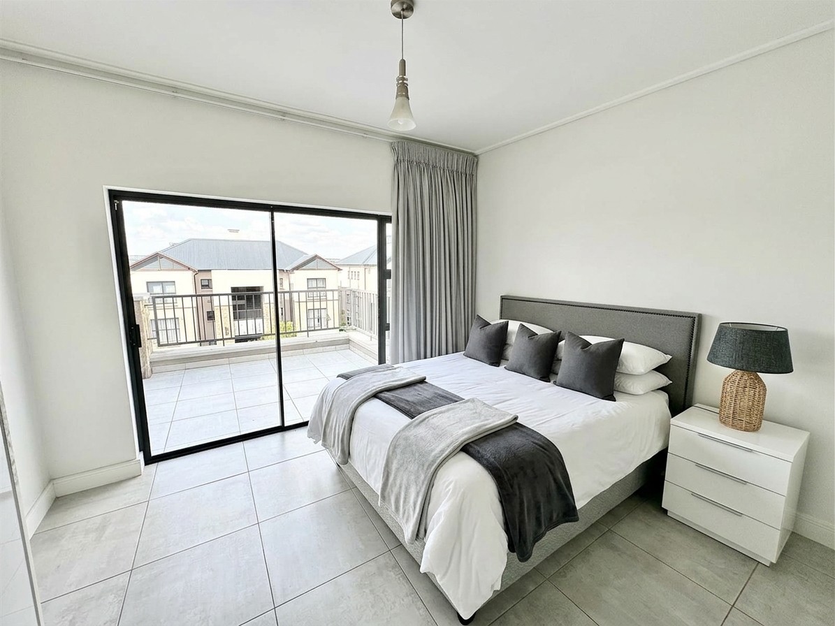 Apartment for rent in The Polofields, Waterfall, Midrand, 119 AAR (2nd floor), Polofields Lifestyle, 1 Polofields Drive, The Polofields, Waterfall, Midrand, Gauteng, 110 m²