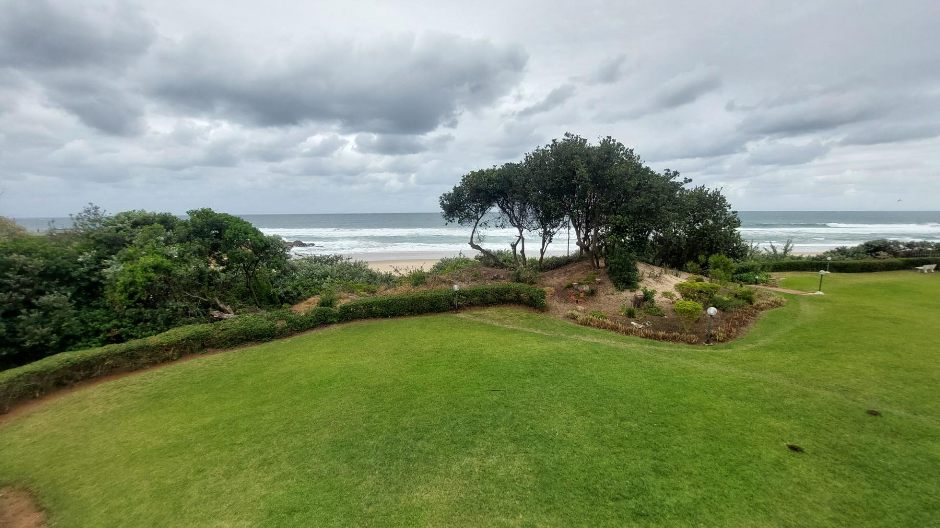 First floor apartment For Sale in Manaba Beach, Margate, KwaZulu Natal