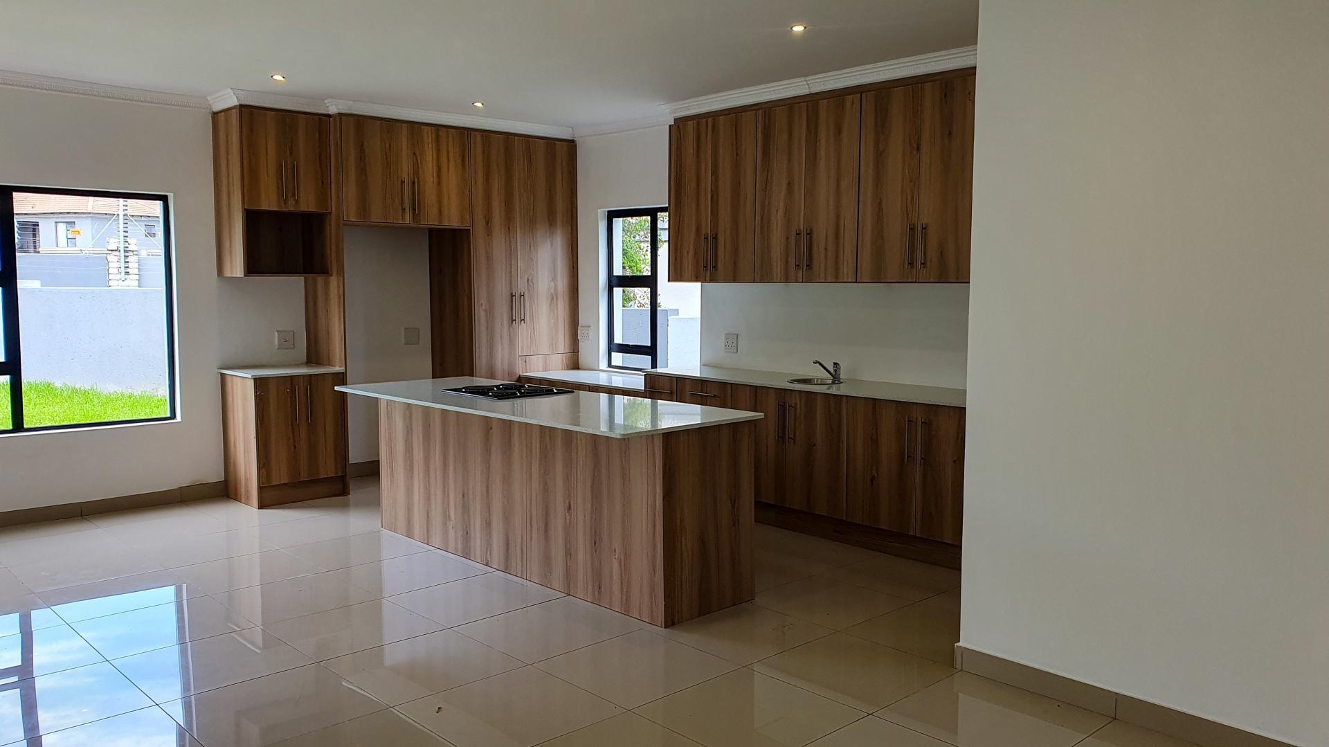 House For Sale in Gateway Manor, Hartbeespoort, North West