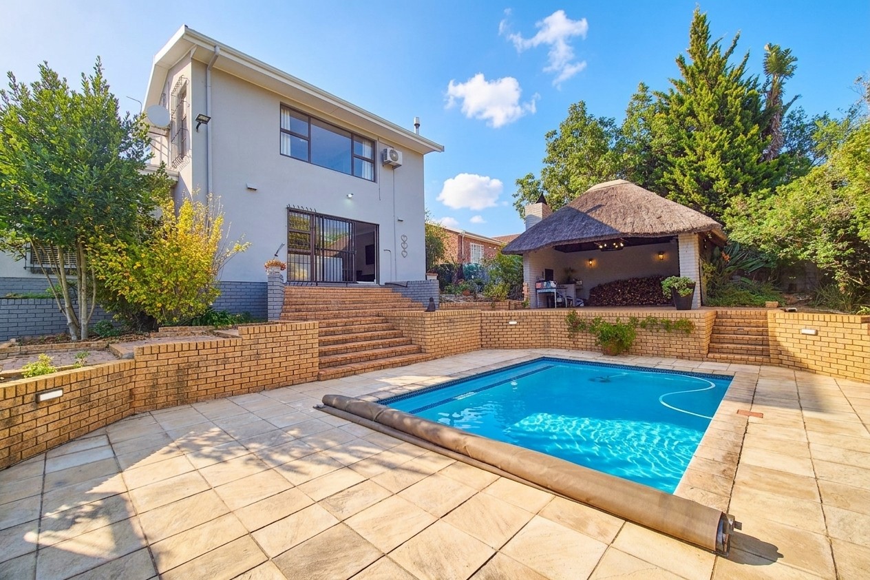 Spacious Family Home with Entertainer’s Backyard in Door De Kraal