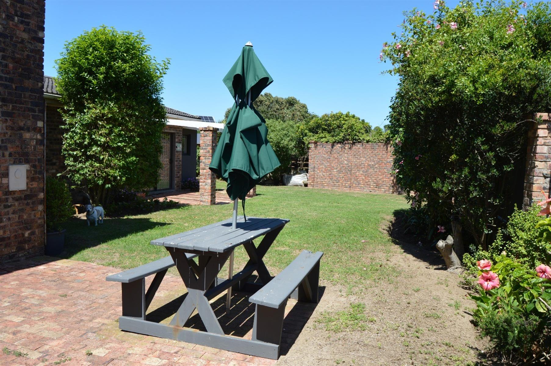 Double Story Face Brick house in the sought after part of Port Alfred