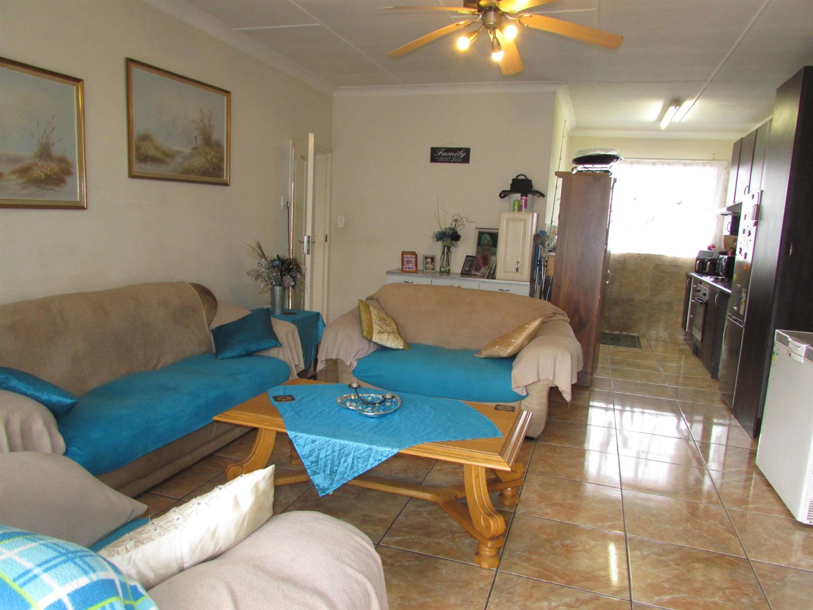 Spacious Apartment with Balcony in Wonderboom South