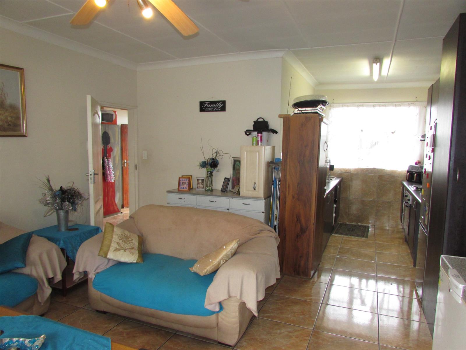 Spacious Apartment with Balcony in Wonderboom South