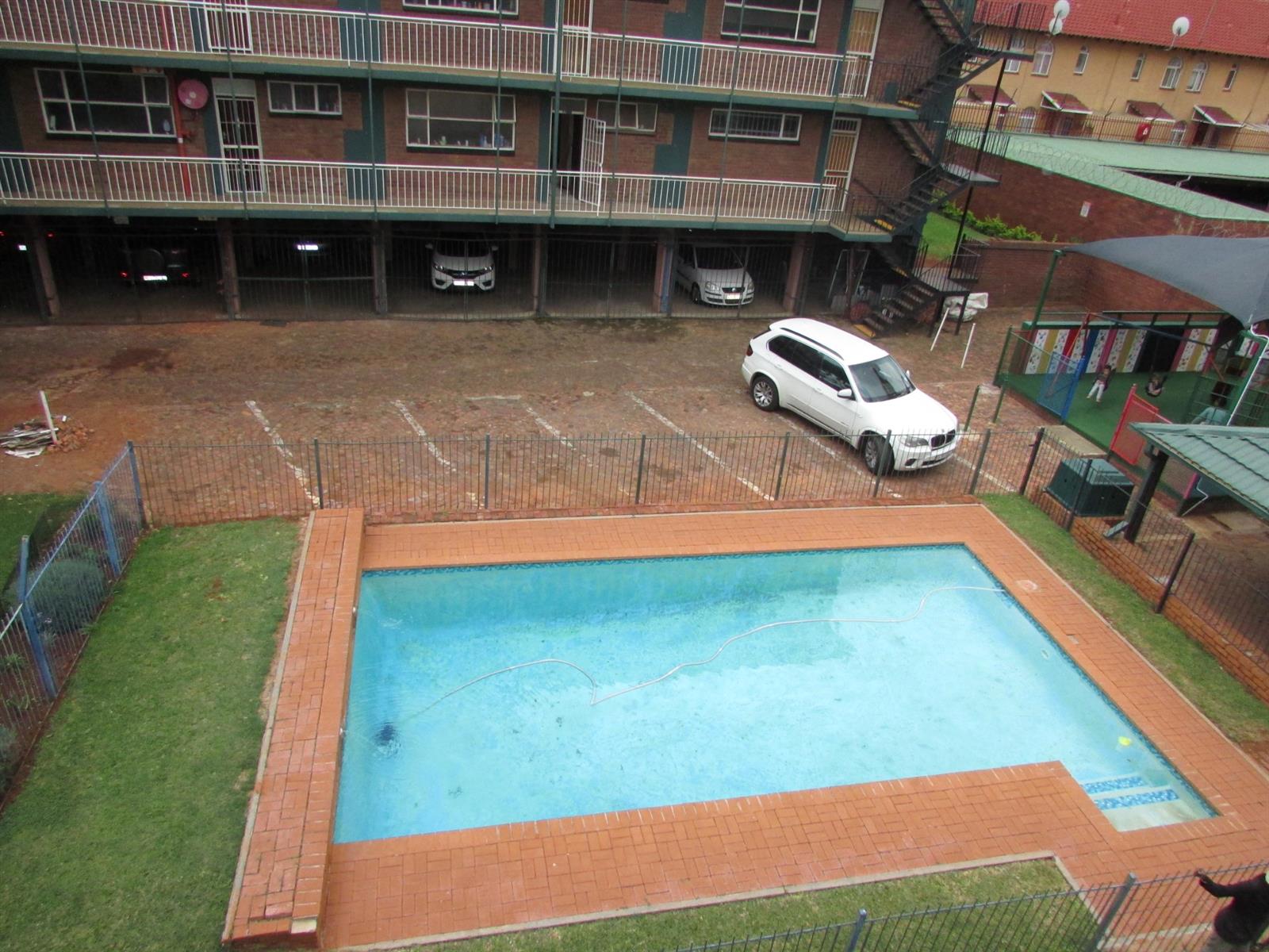 Spacious Apartment with Balcony in Wonderboom South