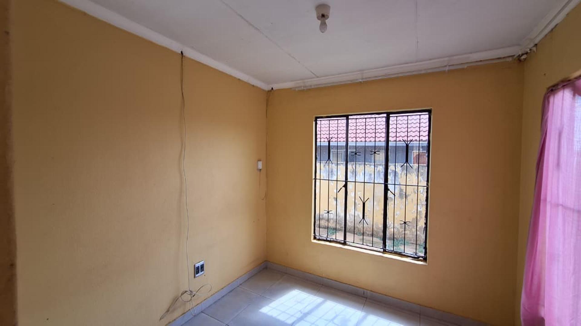 House For Sale in Ennerdale, Johannesburg
