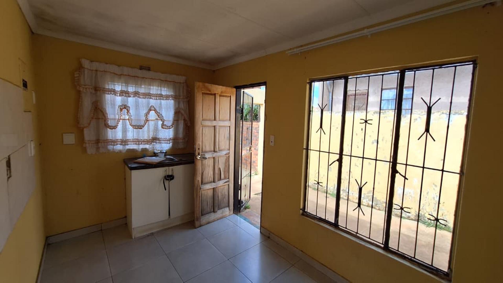 House For Sale in Ennerdale, Johannesburg