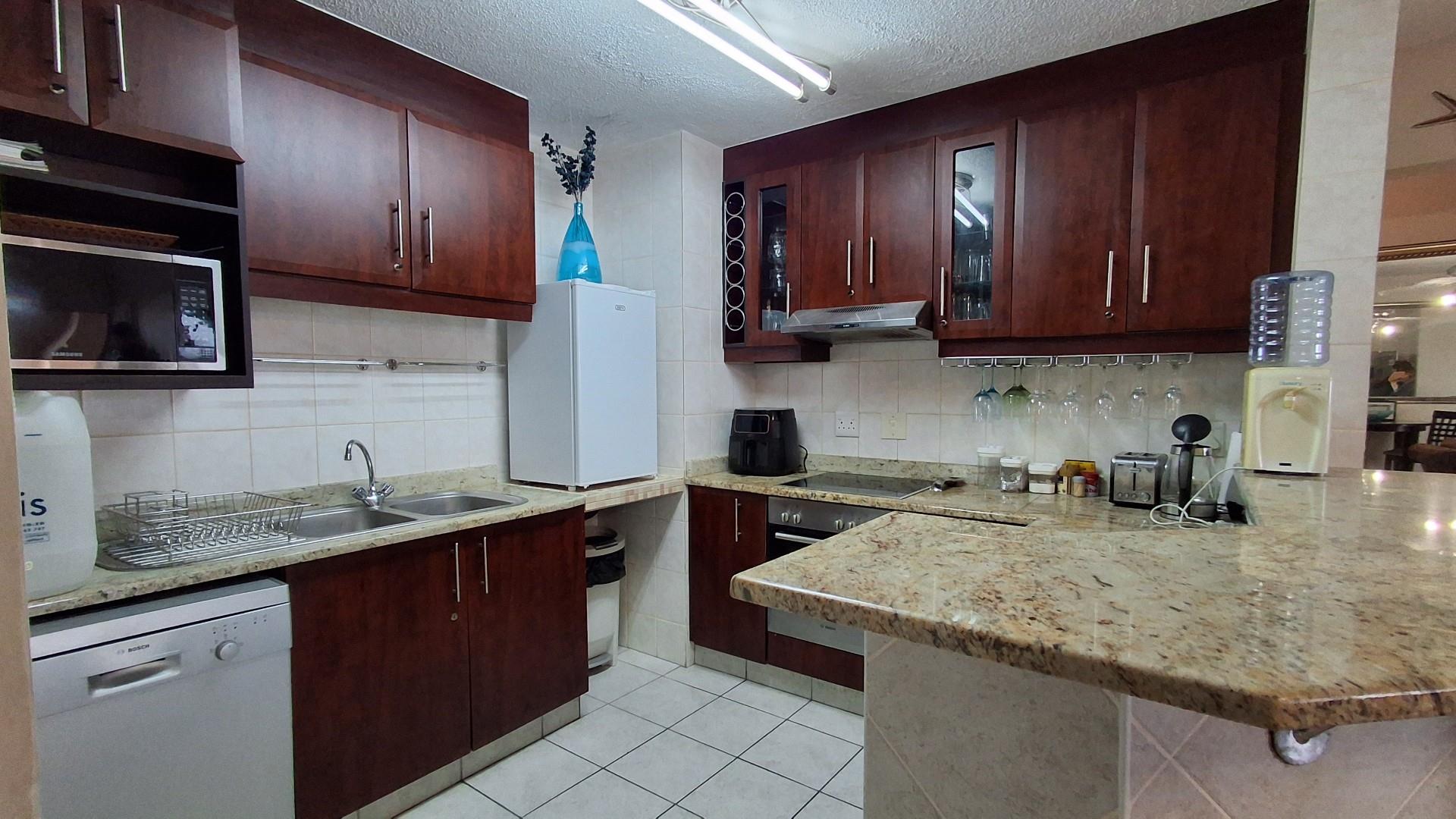 Immaculate beachfront living in sought-after Uvongo complex