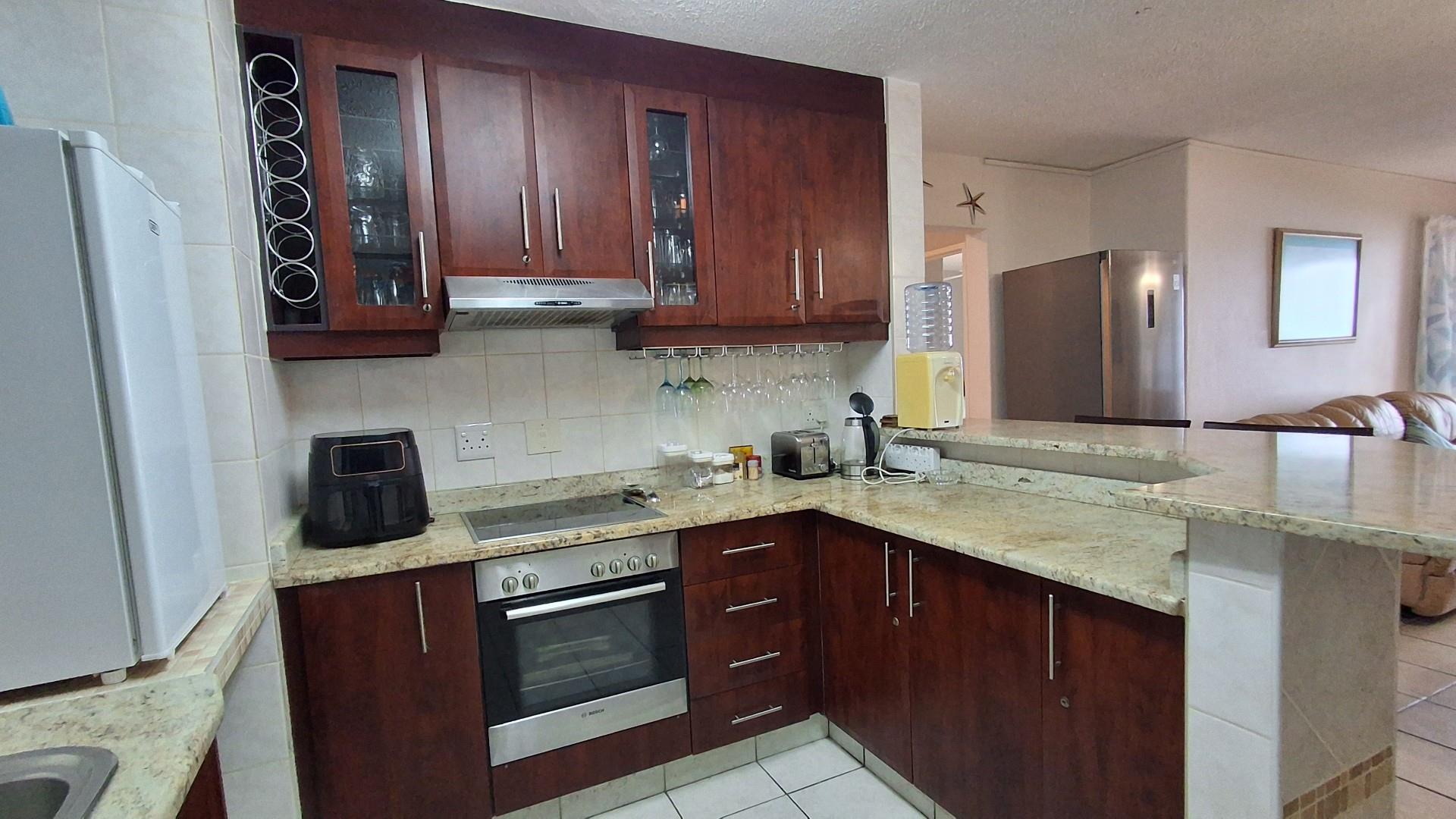 Immaculate beachfront living in sought-after Uvongo complex