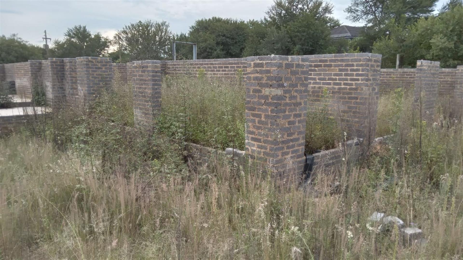 UNFINISHED GEM WITH STUNNING VIEWS - CREATE YOUR DREAM ESCAPE