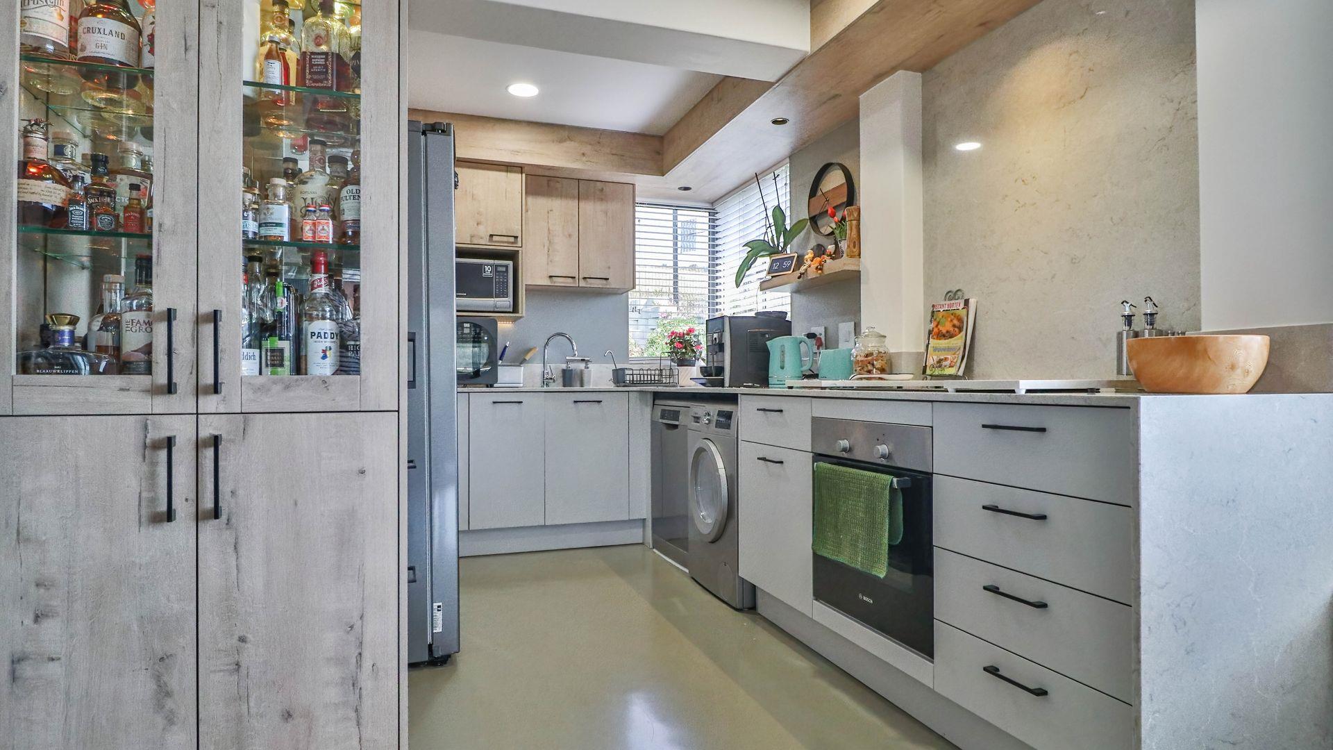 Seamless modern comfort in this immaculate apartment in Island View