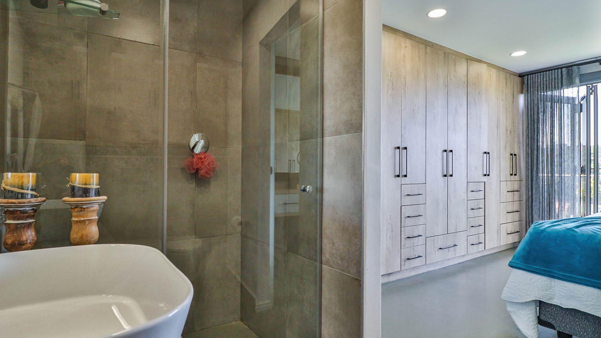 Seamless modern comfort in this immaculate apartment in Island View