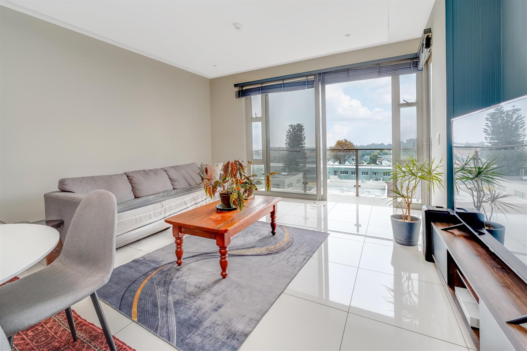 One of the Largest 2bed Apartments in the Tyrwhitt, Rosebank