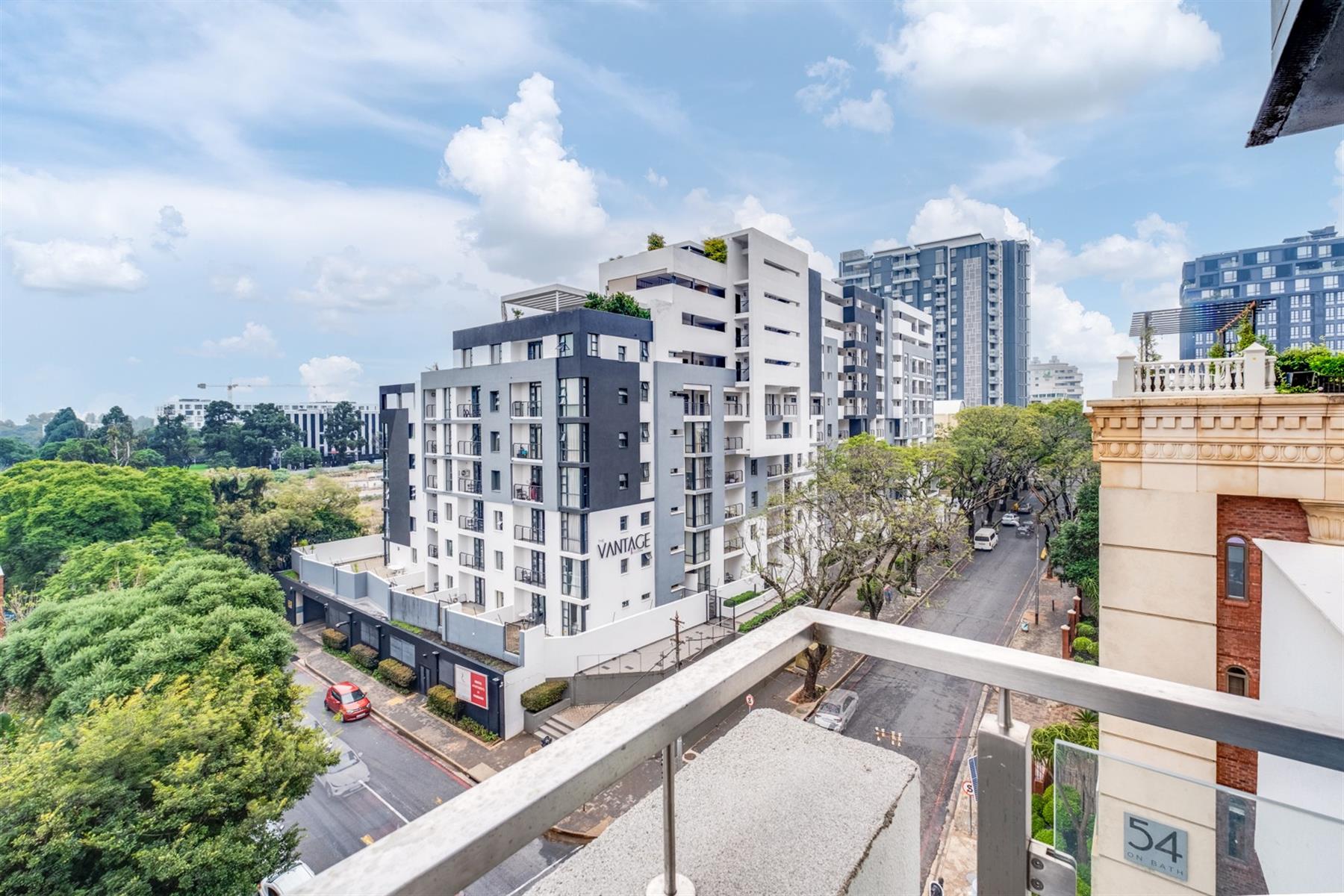 One of the Largest 2bed Apartments in the Tyrwhitt, Rosebank