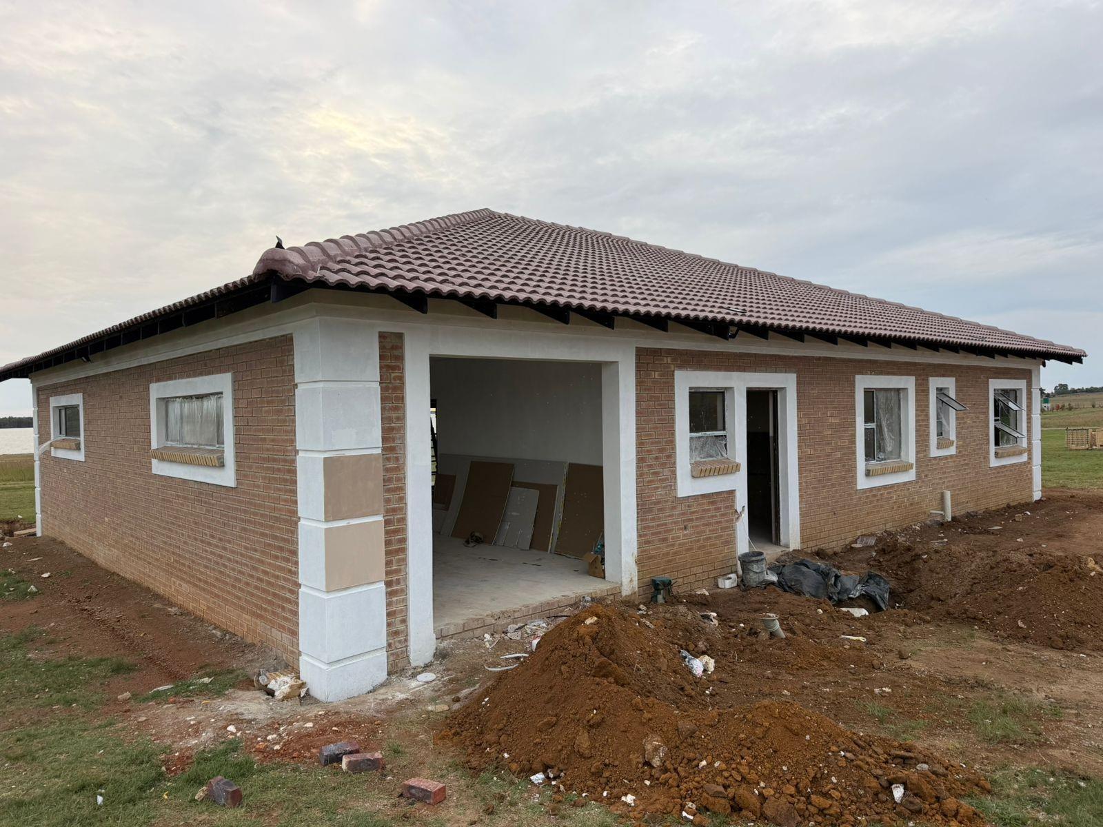 OFF-GRID LIVING ON THE BANKS OF THE VAALDAM - A LIFESTYLE INVESTMENT