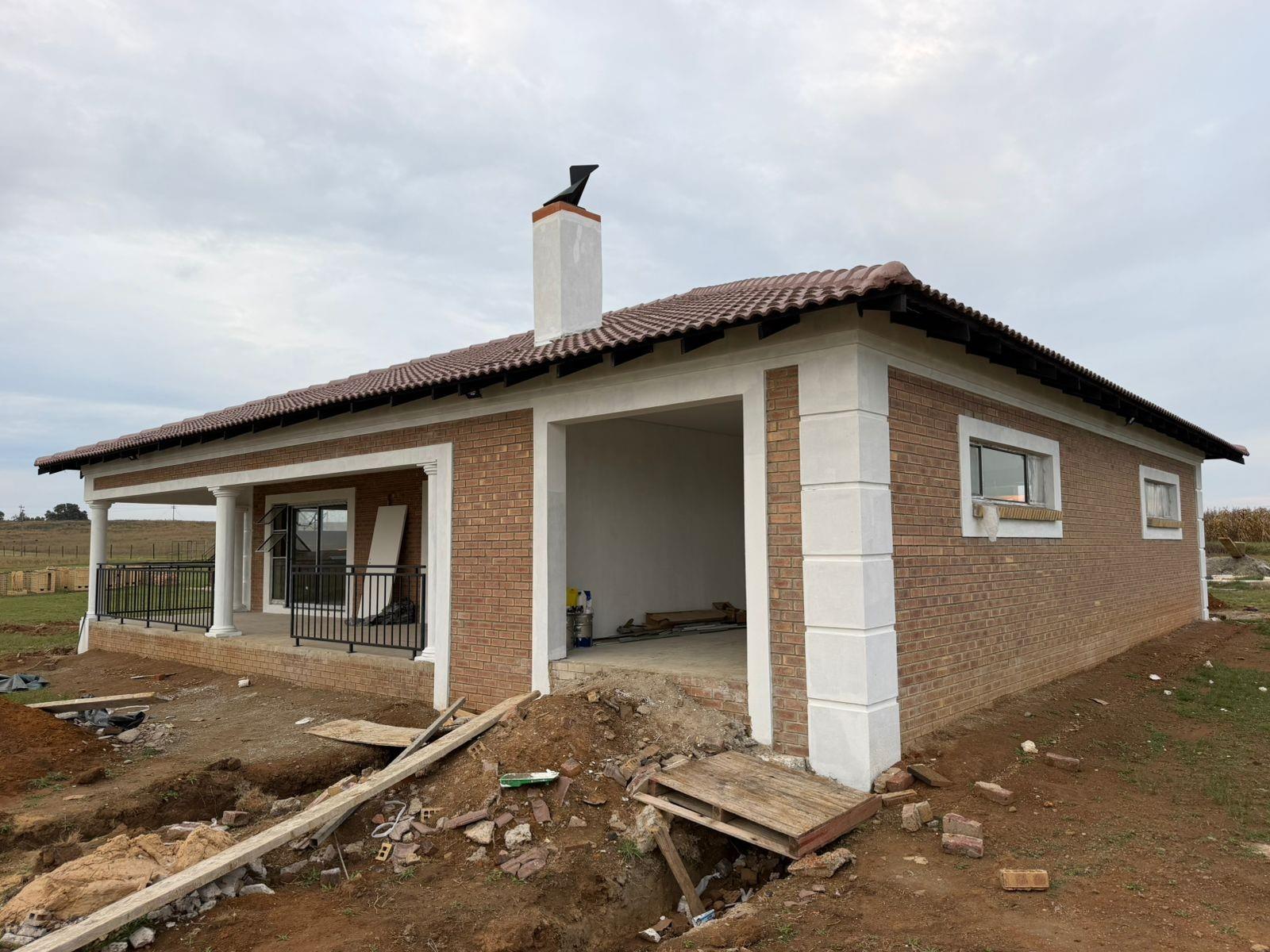 OFF-GRID LIVING ON THE BANKS OF THE VAALDAM - A LIFESTYLE INVESTMENT