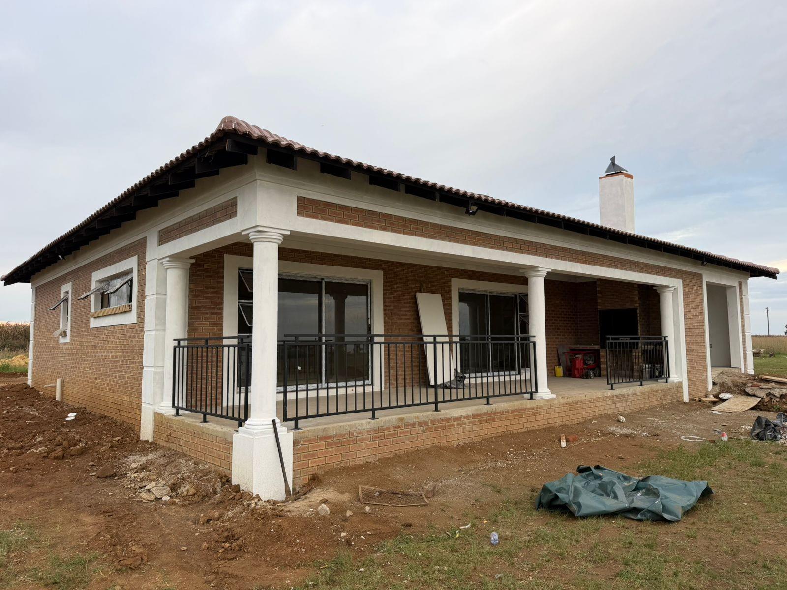 OFF-GRID LIVING ON THE BANKS OF THE VAALDAM - A LIFESTYLE INVESTMENT