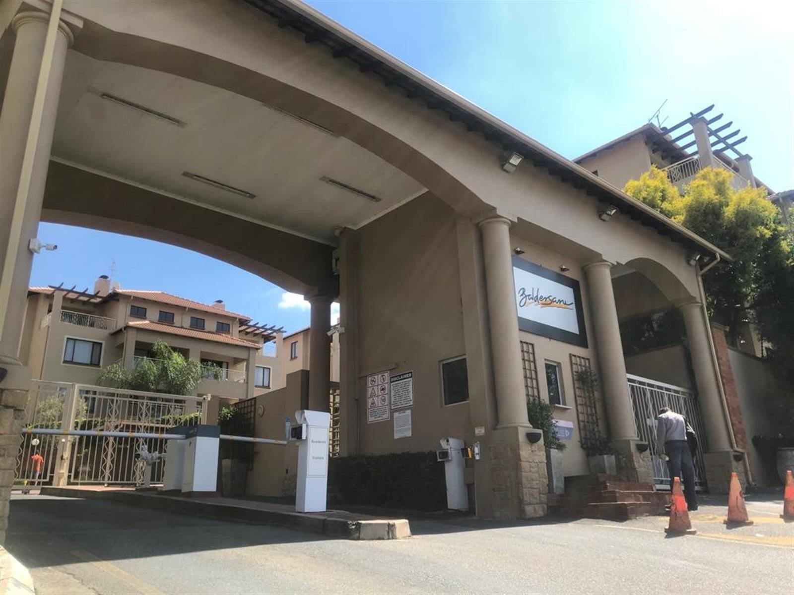 Apartment for sale in Sunninghill, Sandton, 85 m²