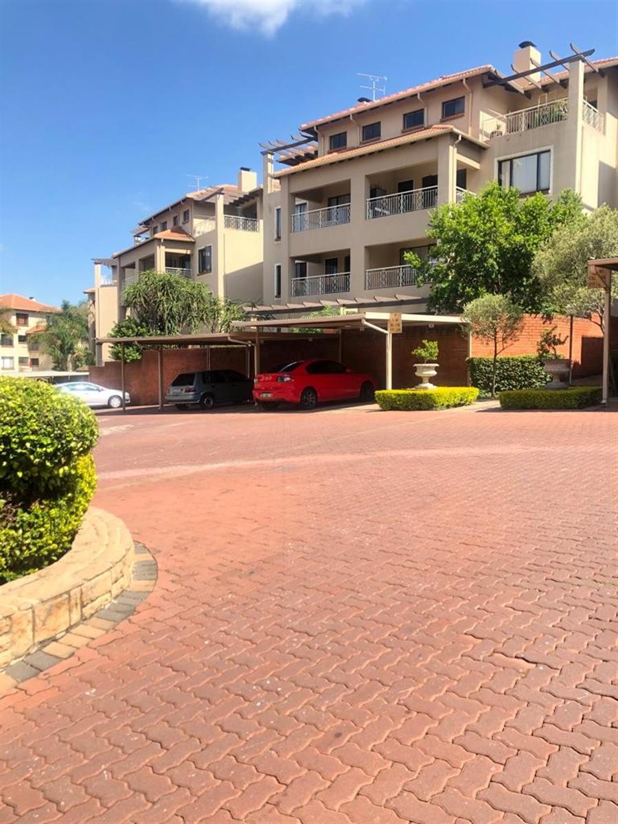 Apartment for sale in Sunninghill, Sandton, 85 m²