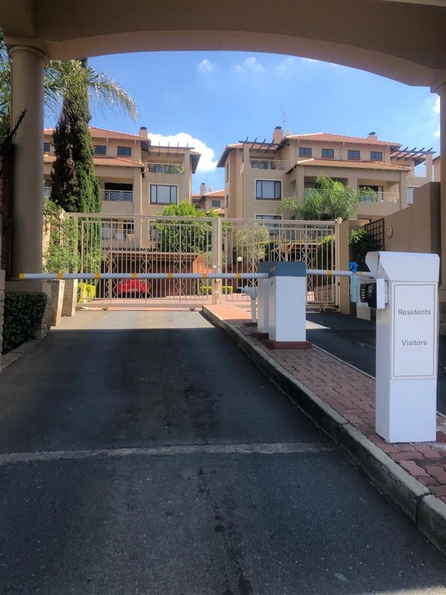 Apartment for sale in Sunninghill, Sandton, 85 m²