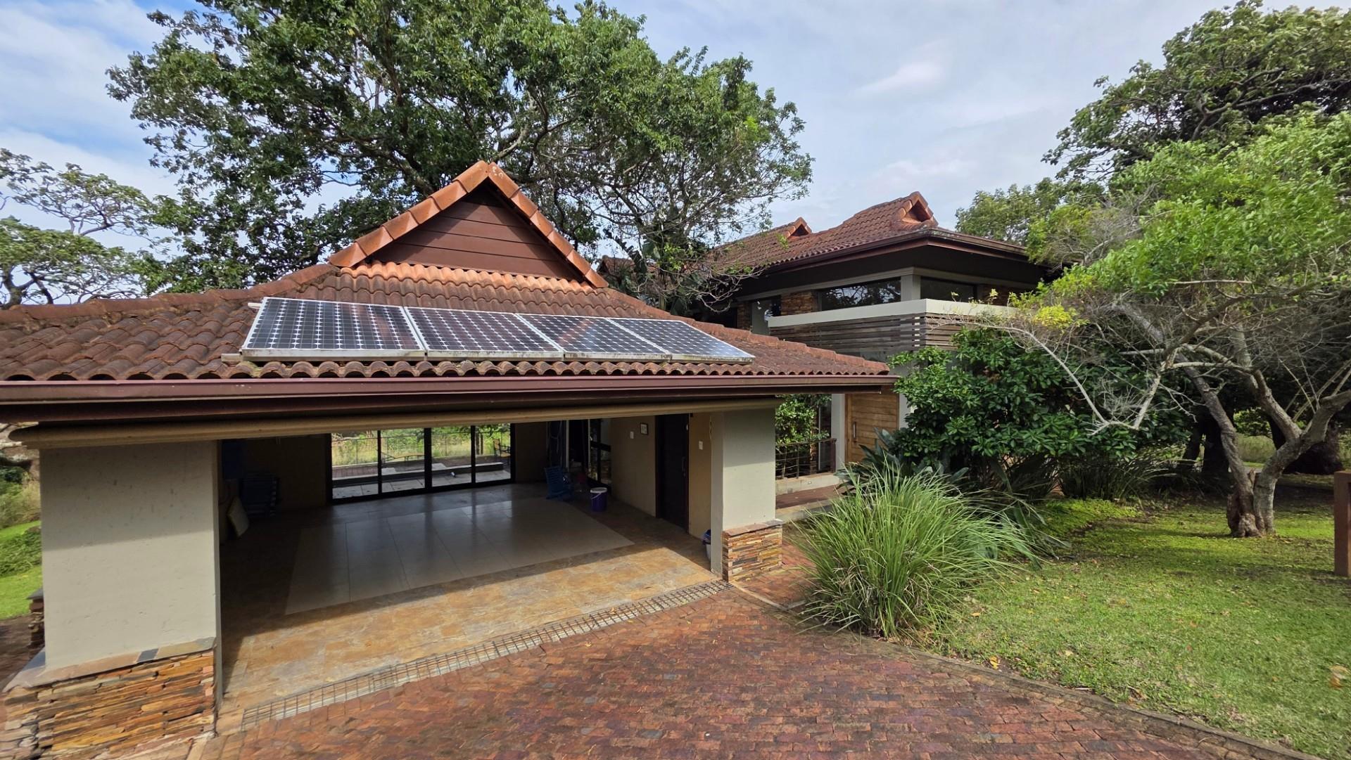 Upmarket 4 bedroom, 4 bathroom Villa in Exclusive Eco Estate in Port Edward