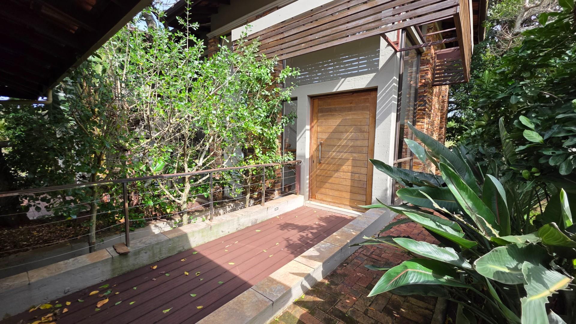 Upmarket 4 bedroom, 4 bathroom Villa in Exclusive Eco Estate in Port Edward