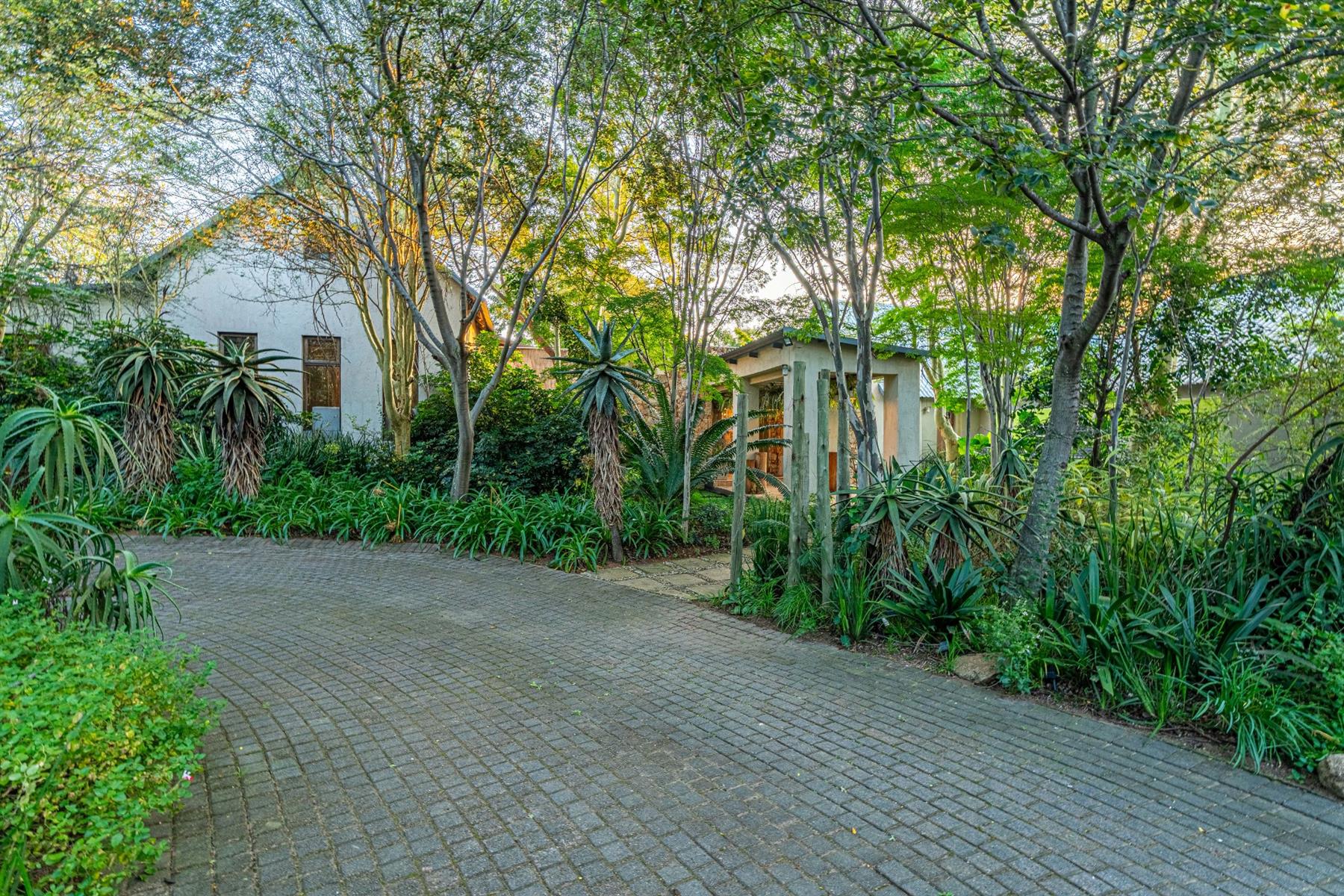 10,000m² Private Estate | Resort-Style Living in Glenferness | R29 995 000