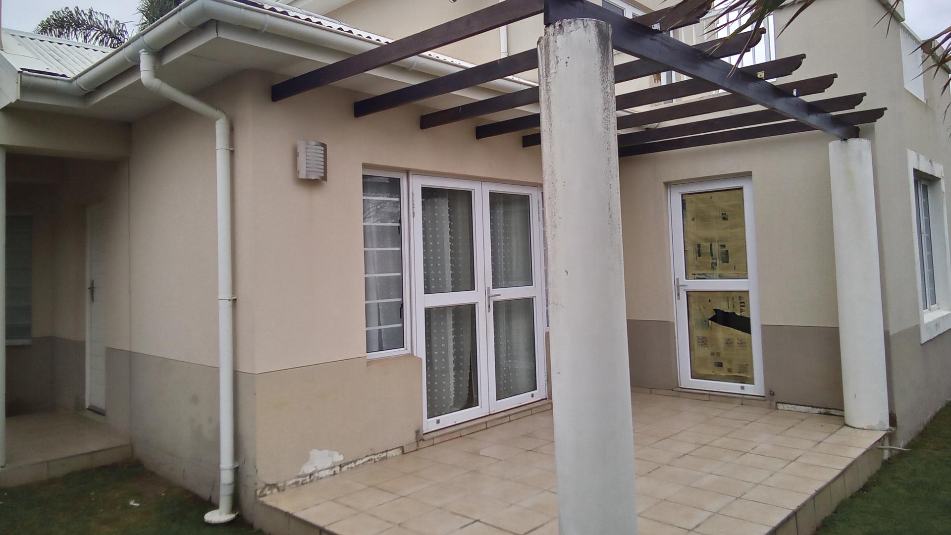 Two bedroom Townhouse in Beacon Bay