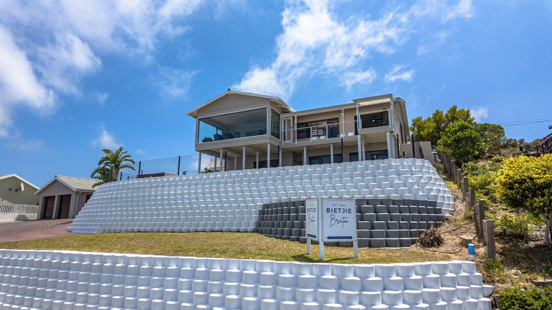 7 Bedroom House with Ocean Views For Sale in Brenton On Sea, Knysna