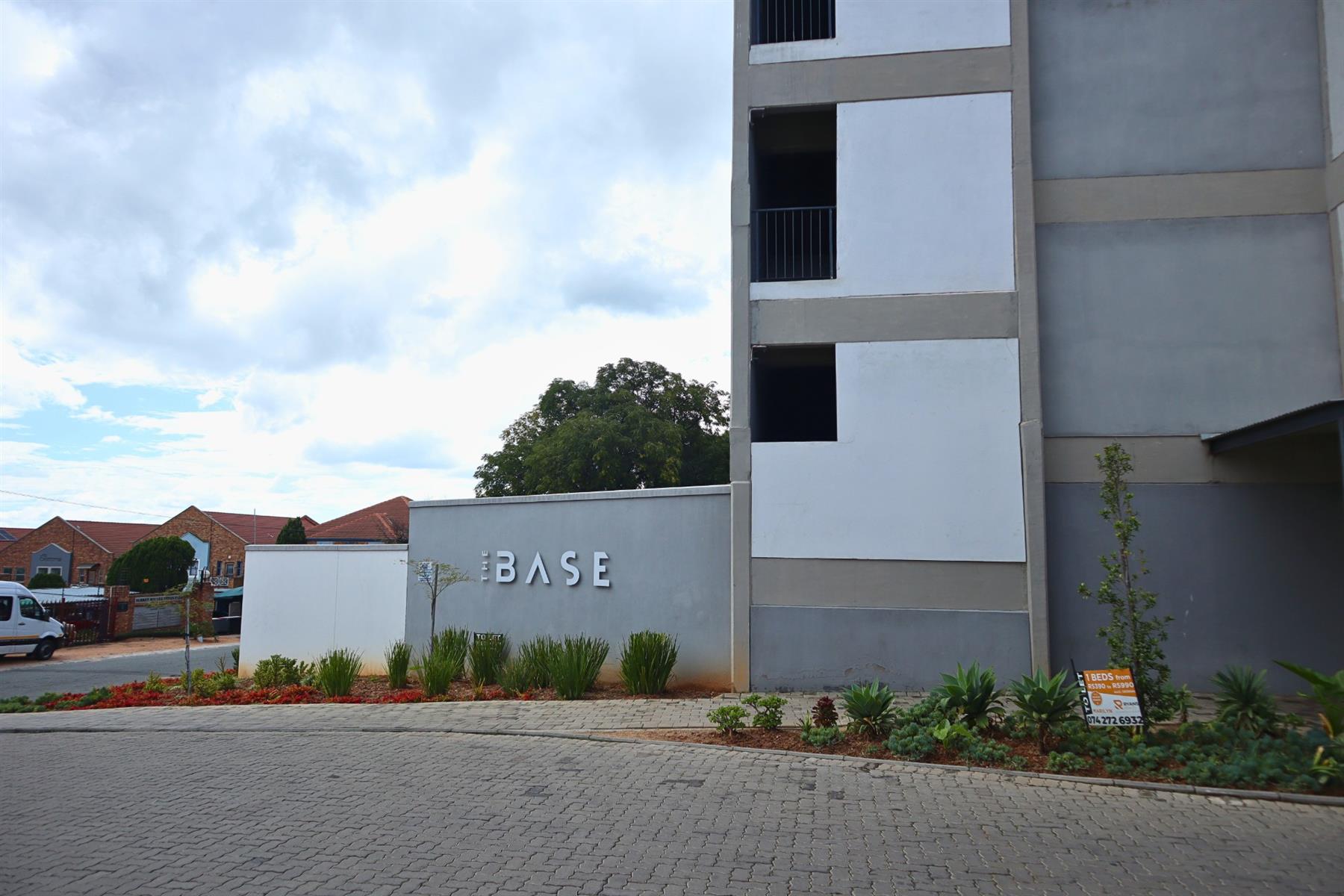 Apartment for rent in Ferndale, Randburg, 193, The Base, 323 Surrey Avenue, Ferndale, Randburg, Gauteng, 33 m²