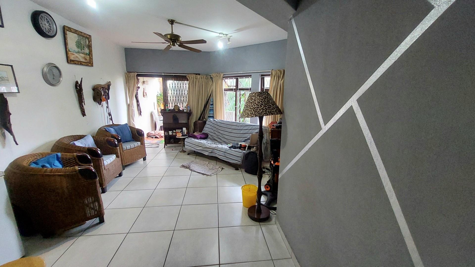 Pet-Friendly Coastal Apartment Steps from Manaba Beach