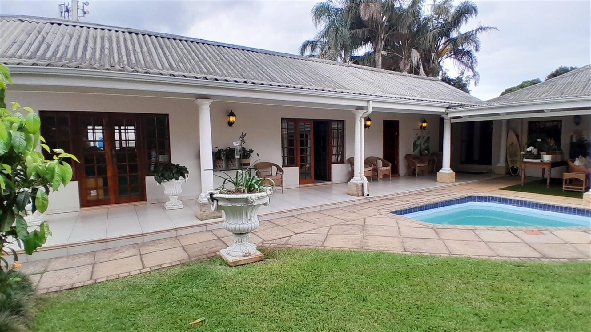 LUXURY HOME IN TRANQUIL ESTATE - BALLITO, KZN