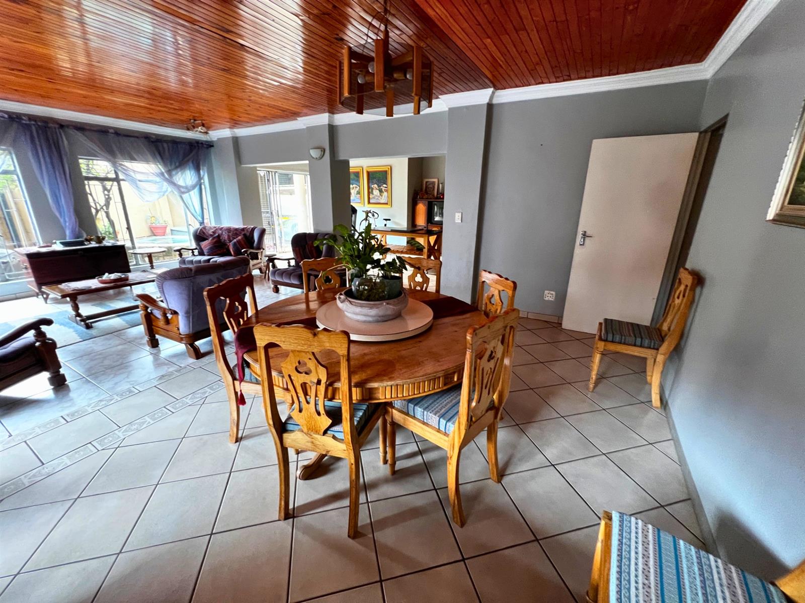 5 Bedroom, Spacious Family Home in Rooihuiskraal, Centurion