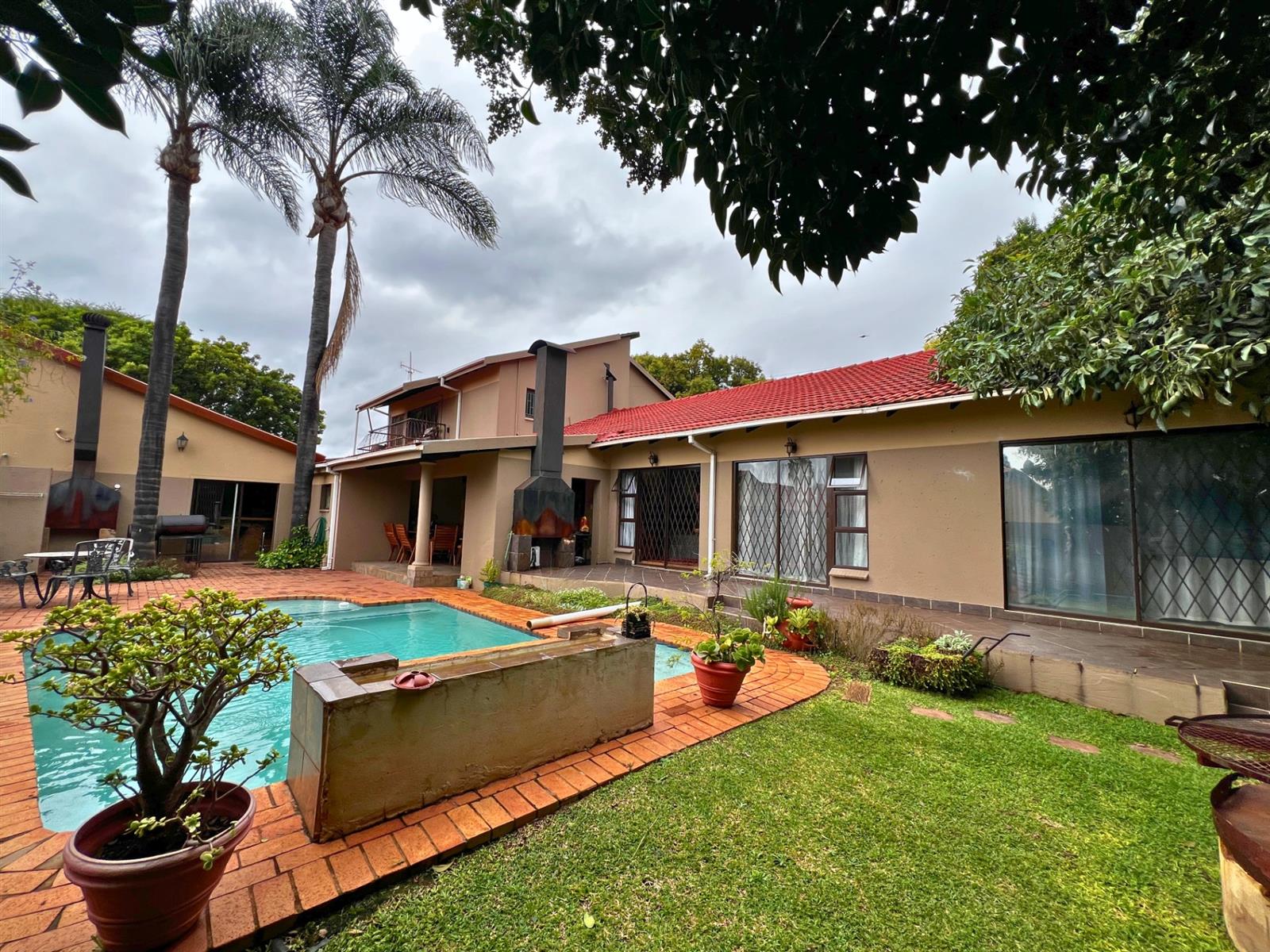 5 Bedroom, Spacious Family Home in Rooihuiskraal, Centurion