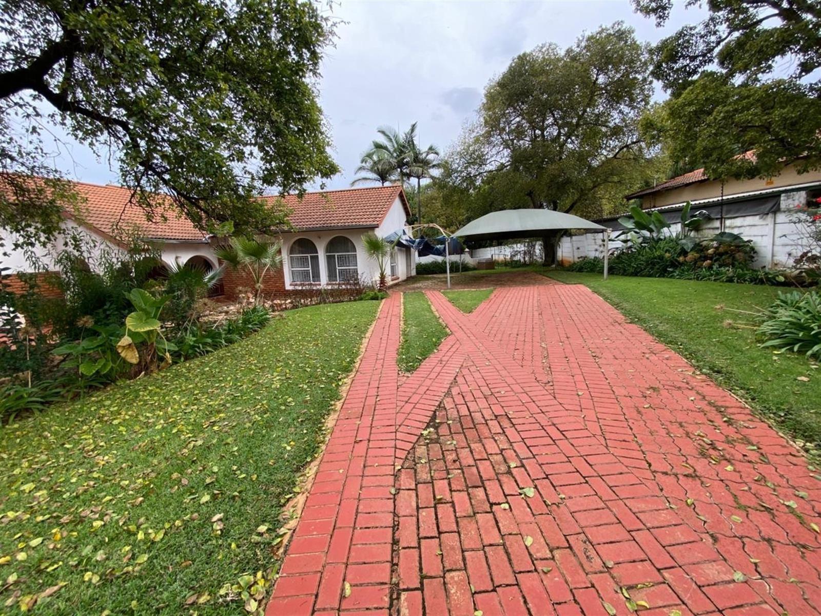 House For Sale in Schoemansville, Hartbeespoort, North West