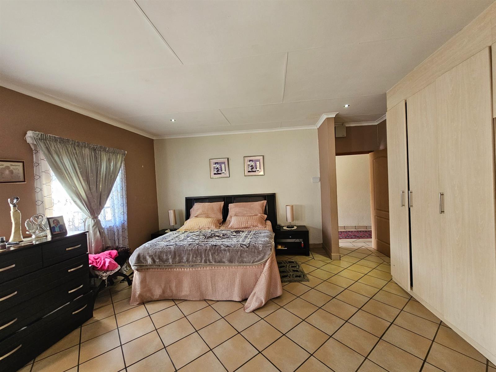 House For Sale in Colts Hill White River