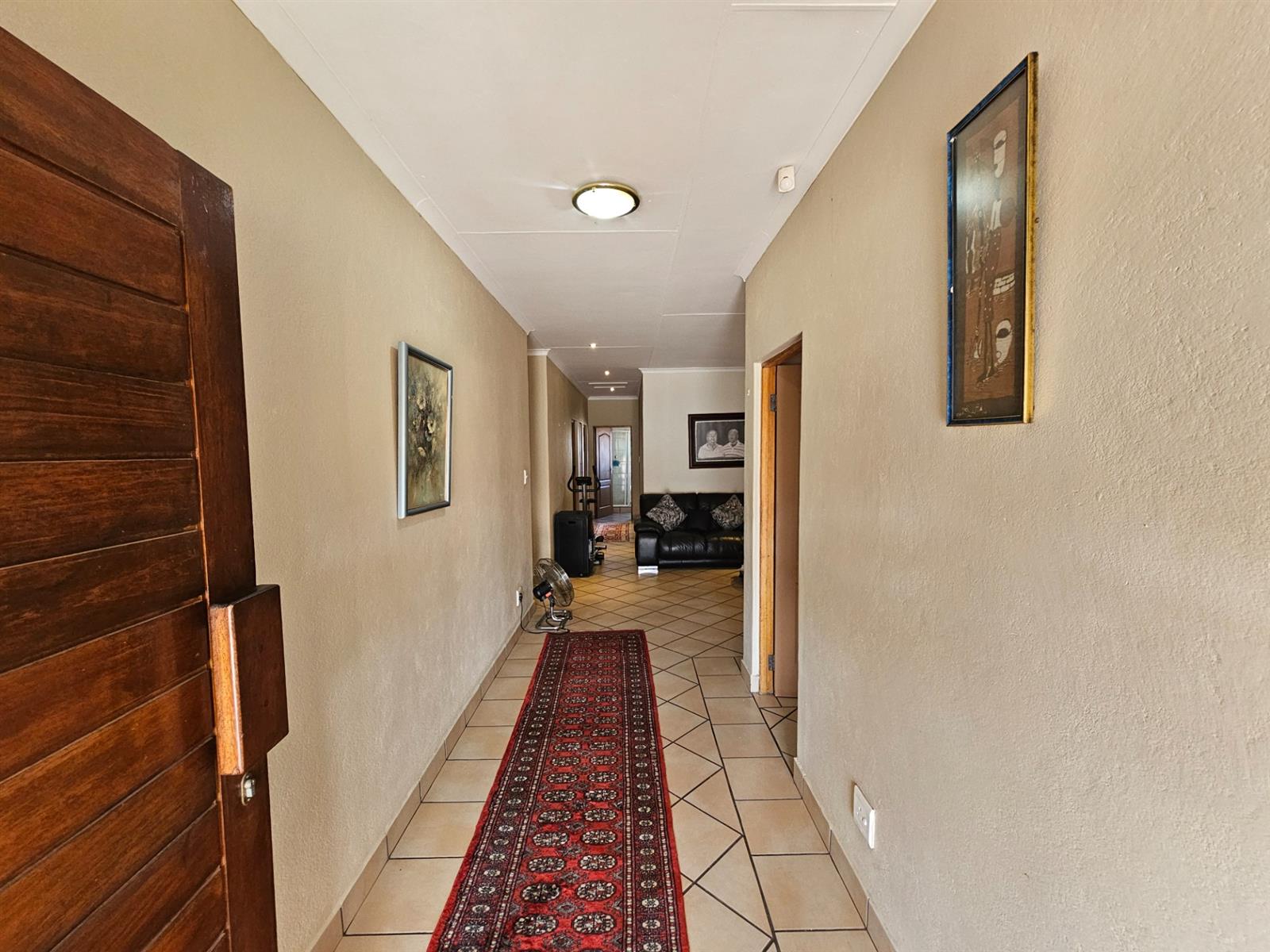 House For Sale in Colts Hill White River