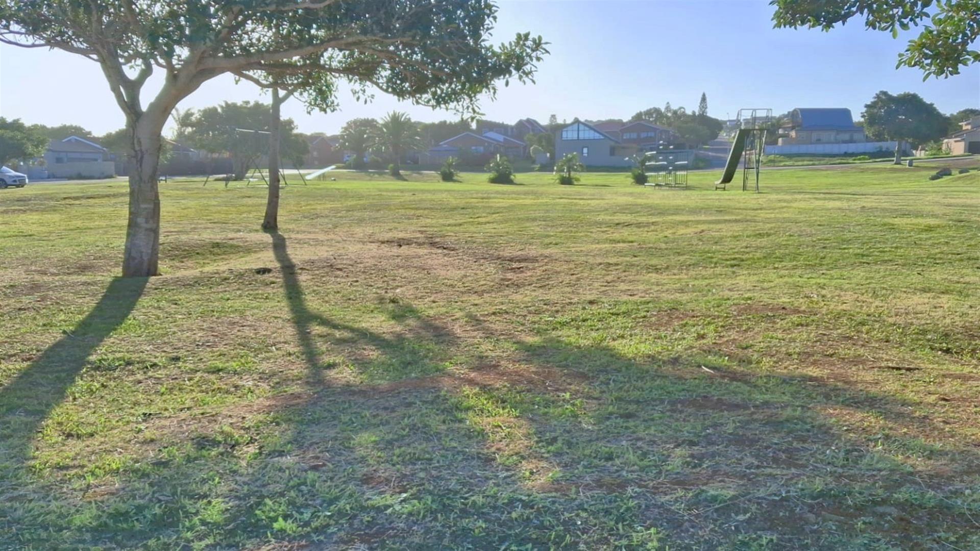 Spacious 4 Bedroom Family Home with Entertainment area | Near Beaches, Surf Spots