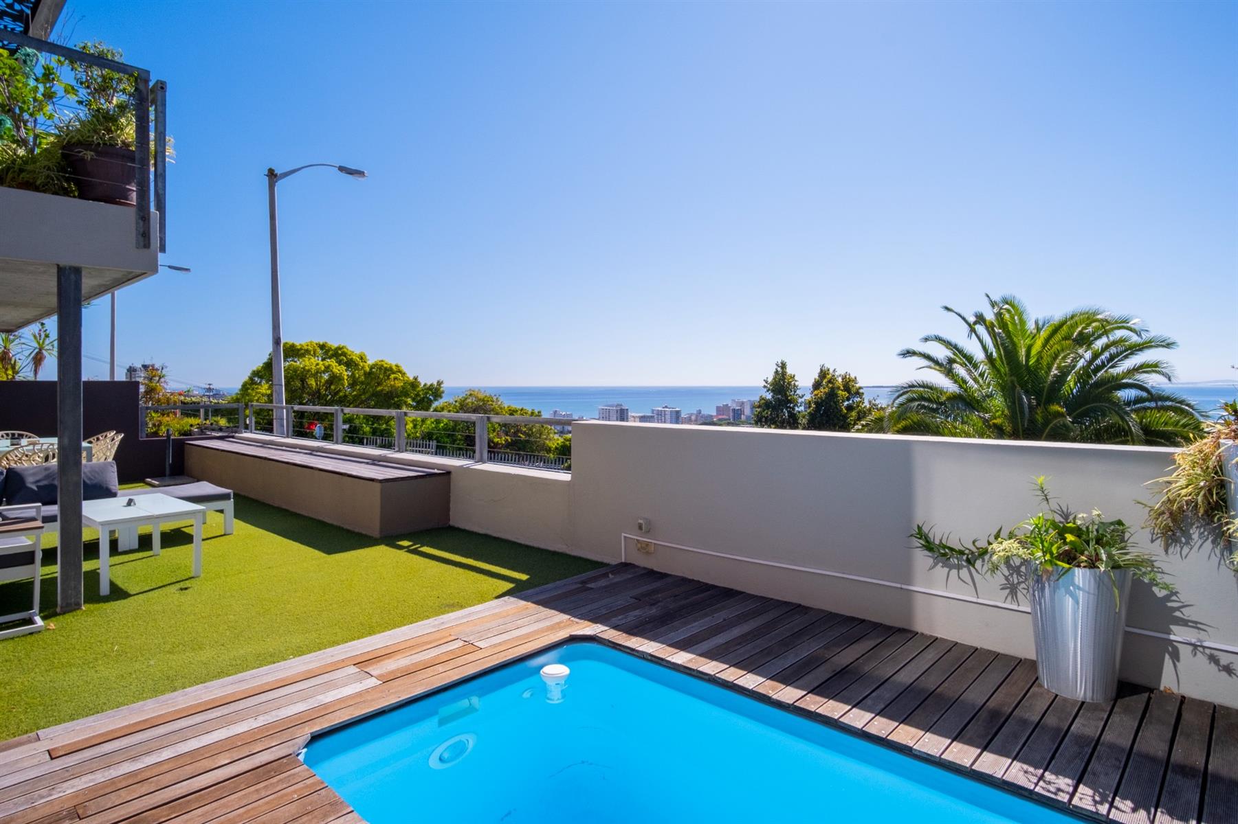 5 Bedroom Green Point Home with 220 sqm Rooftop Terrace, Ocean Views and Airbnb Flatlet