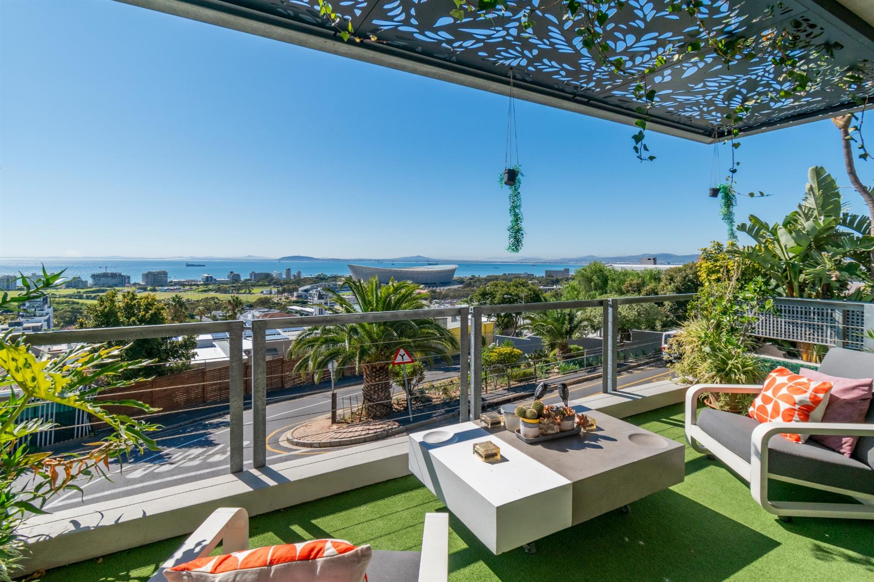 5 Bedroom Green Point Home with 220 sqm Rooftop Terrace, Ocean Views and Airbnb Flatlet