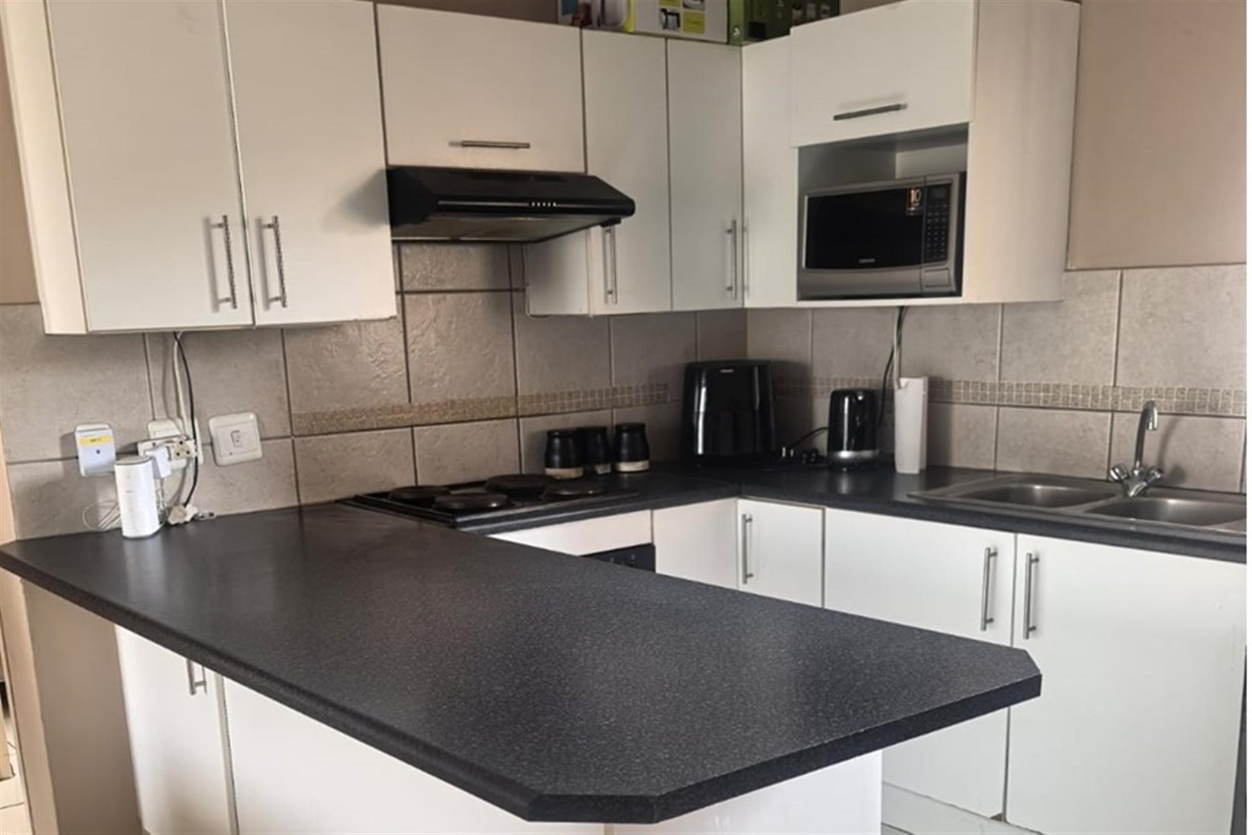 Townhouse for rent in Chloorkop, Kempton Park