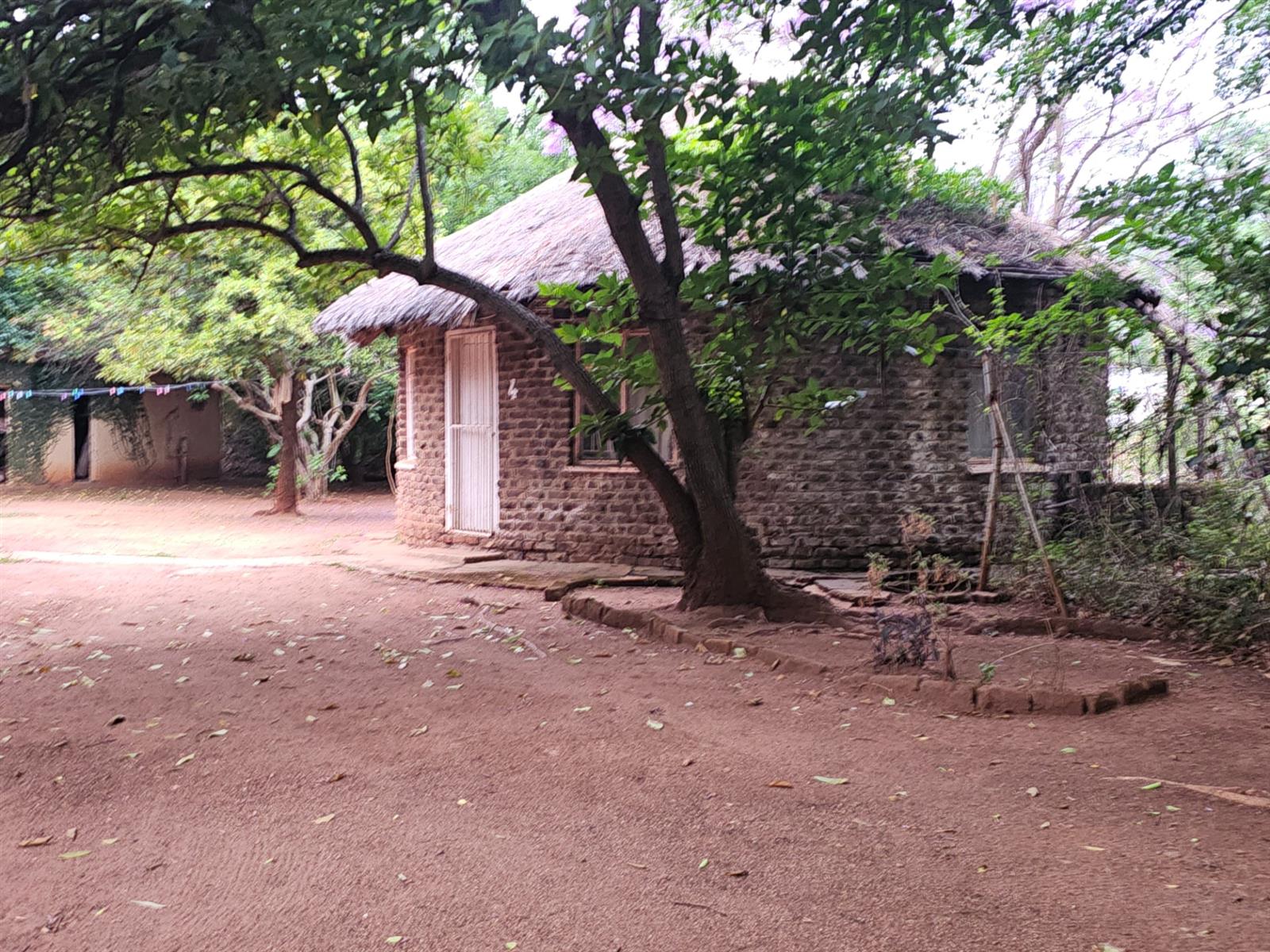 House on a big stand For Sale in Barberton