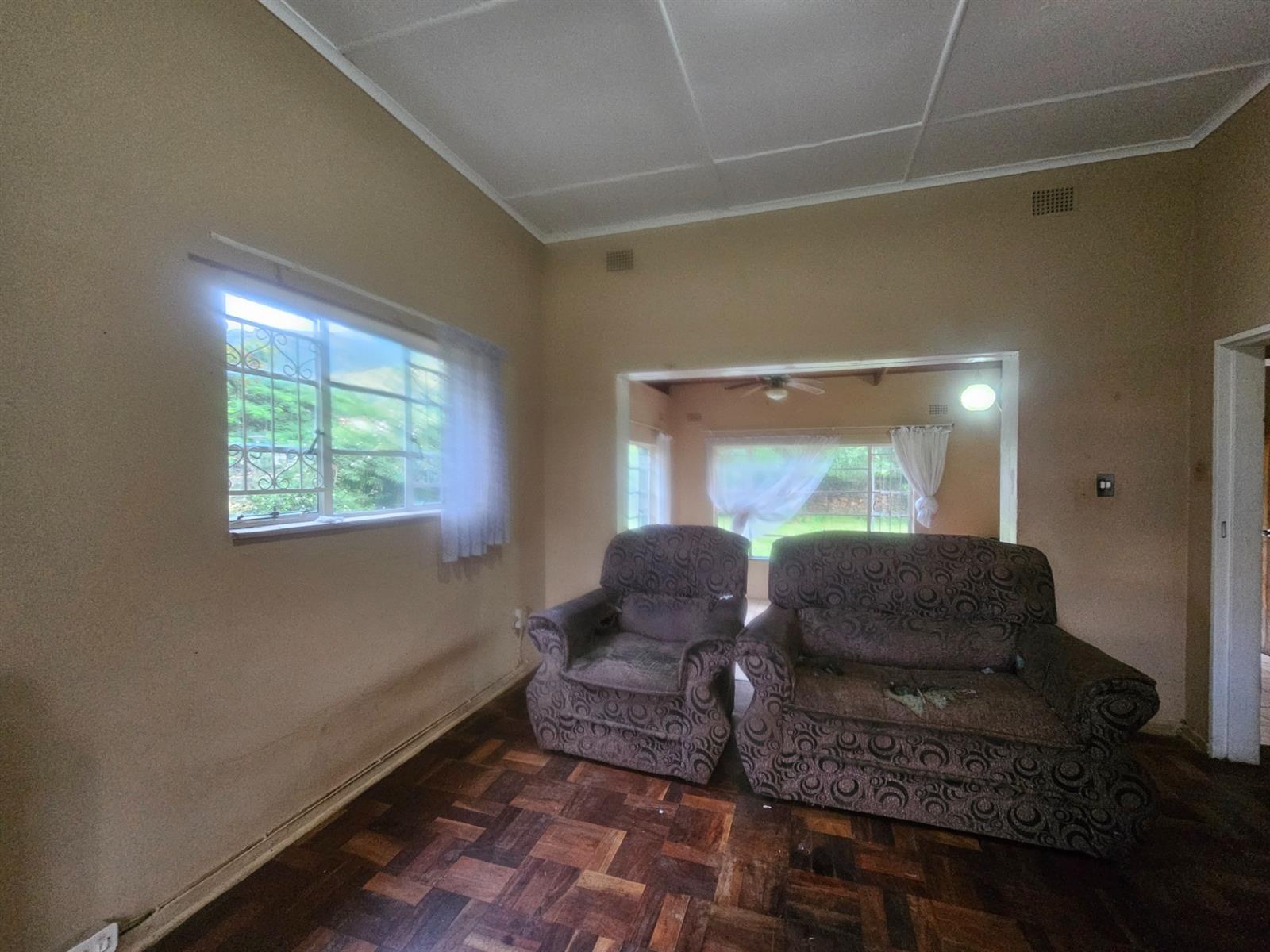 House with Flat For Sale in Barberton