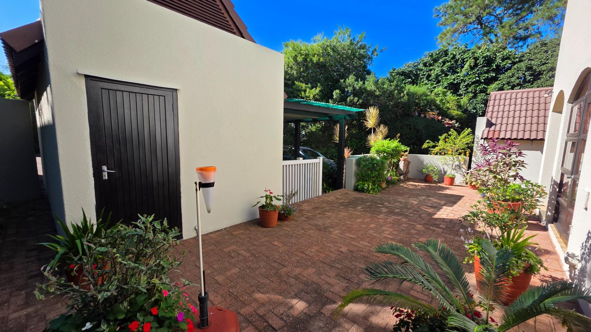 Immaculate Duplex For Sale in Uvongo