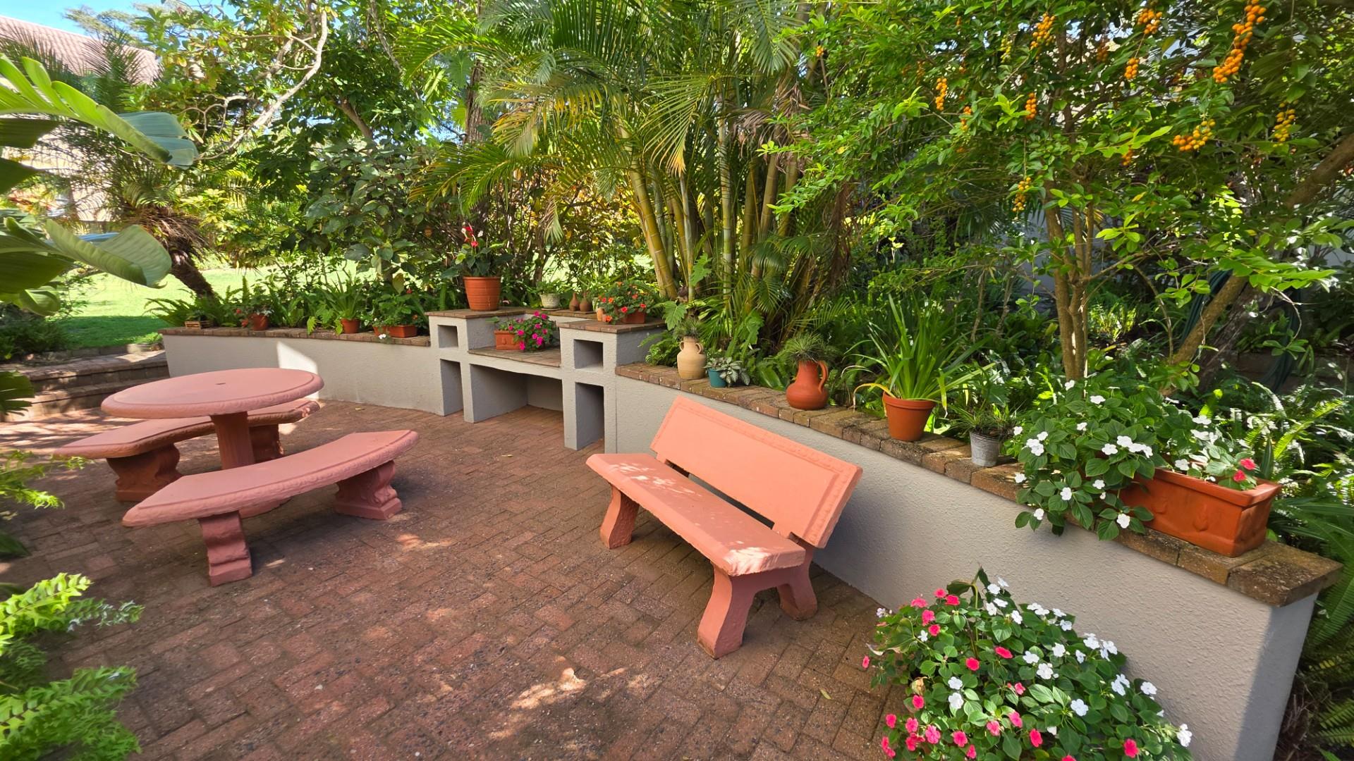 Immaculate Duplex For Sale in Uvongo