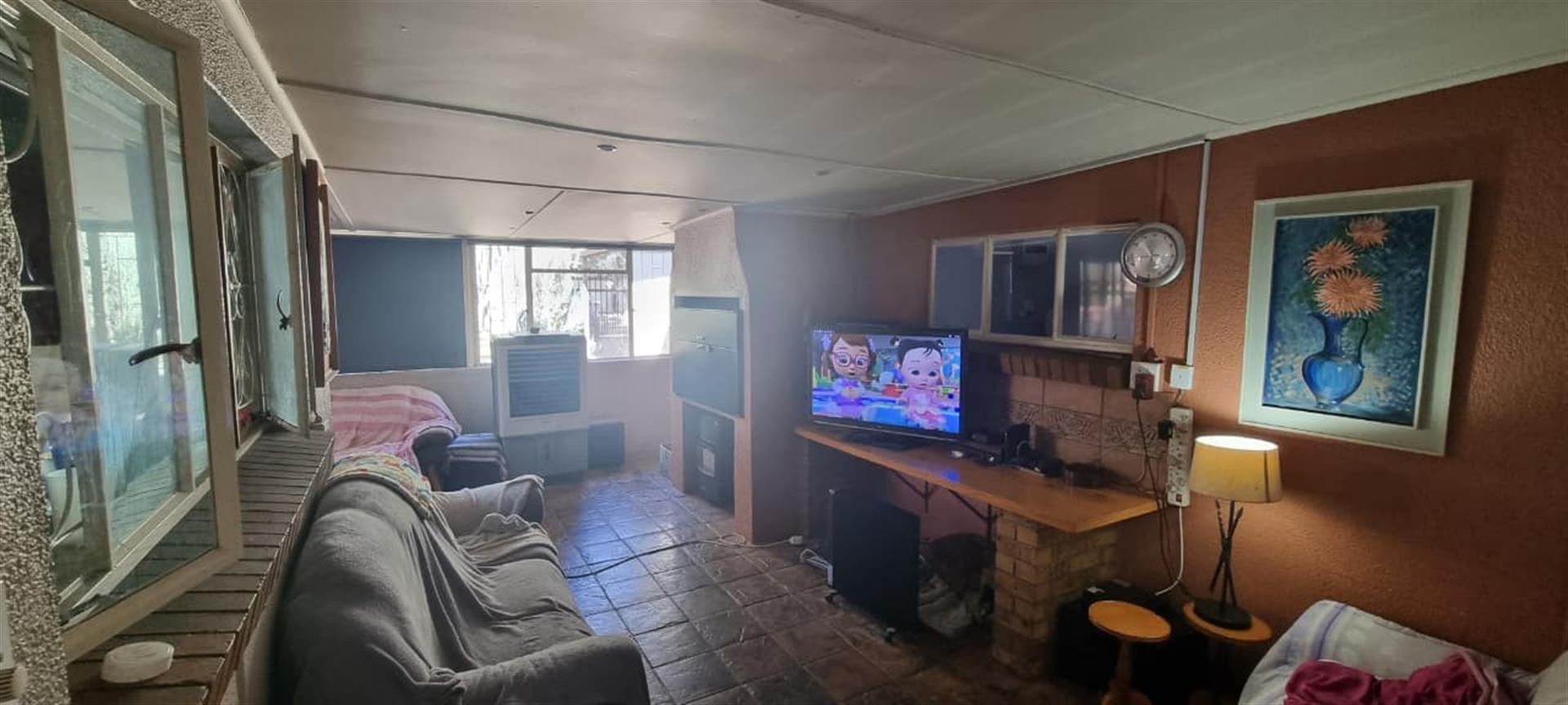 Prime Investment opportunity - Ideal for Student accommodation or family living