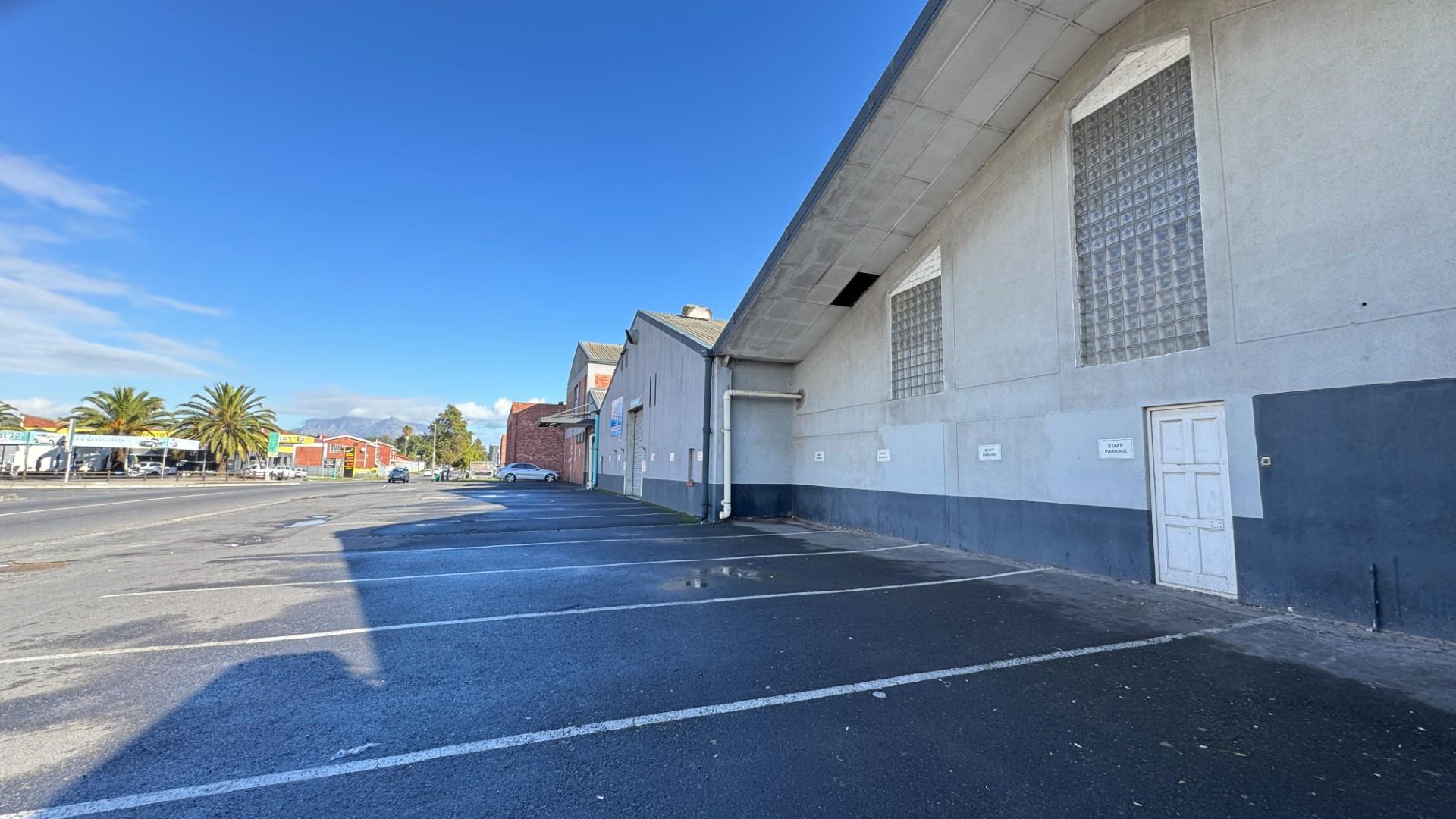 4,527m² Warehouse To Let in Beaconvale | Prime Located Industrial Facility on Jan Smuts Road