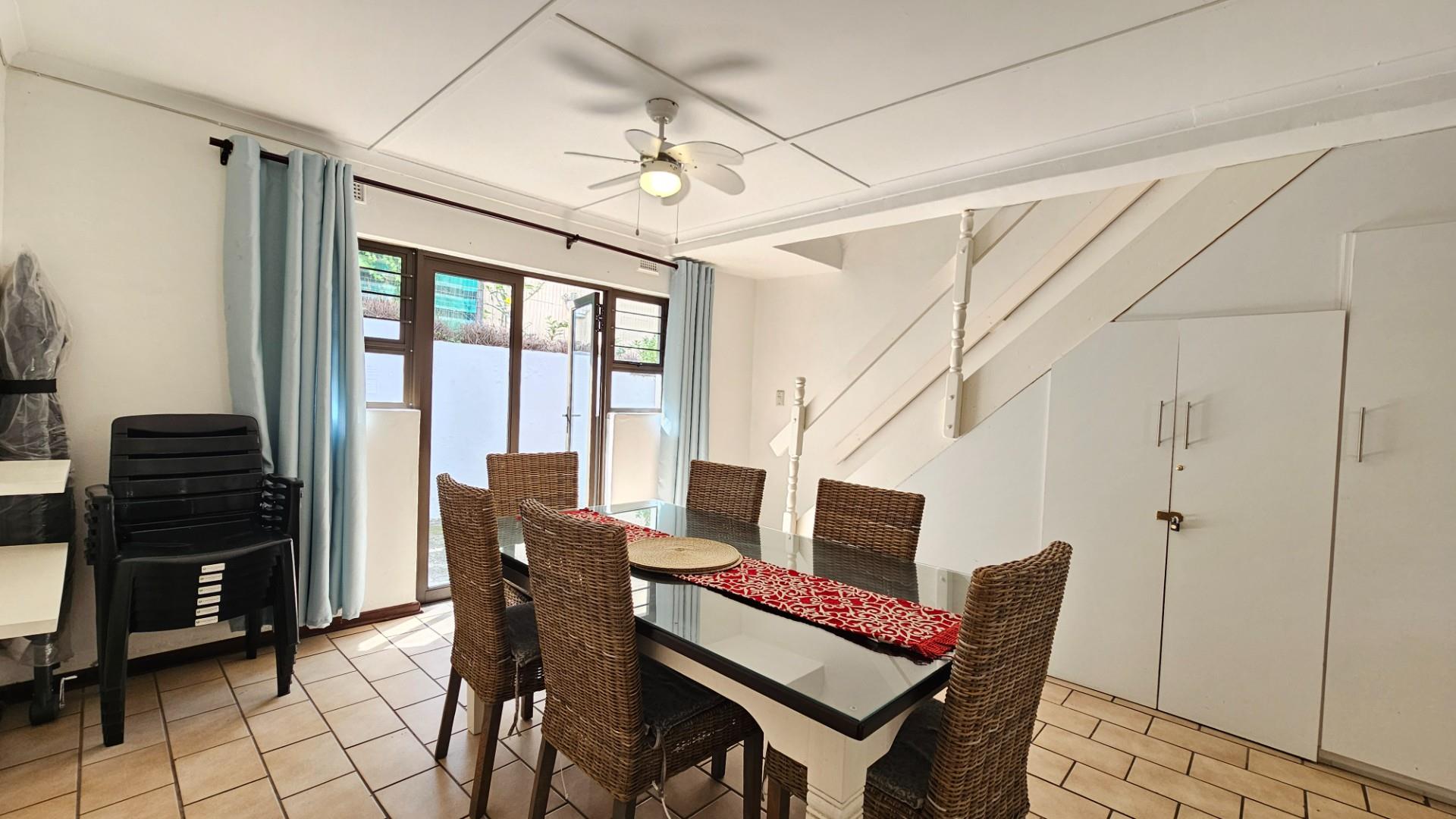 Townhouse for sale in Uvongo Beach, Margate, KwaZulu Natal, 194 m²