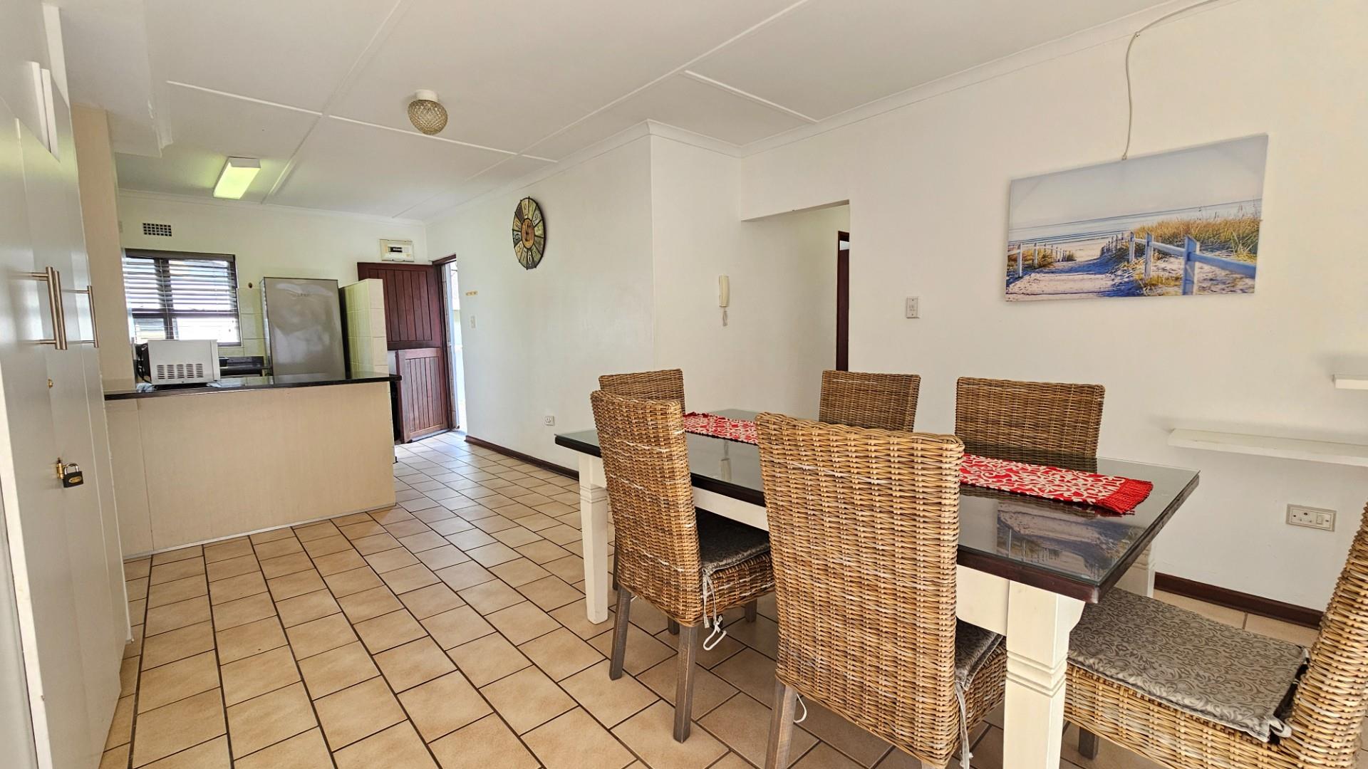 Townhouse for sale in Uvongo Beach, Margate, KwaZulu Natal, 194 m²