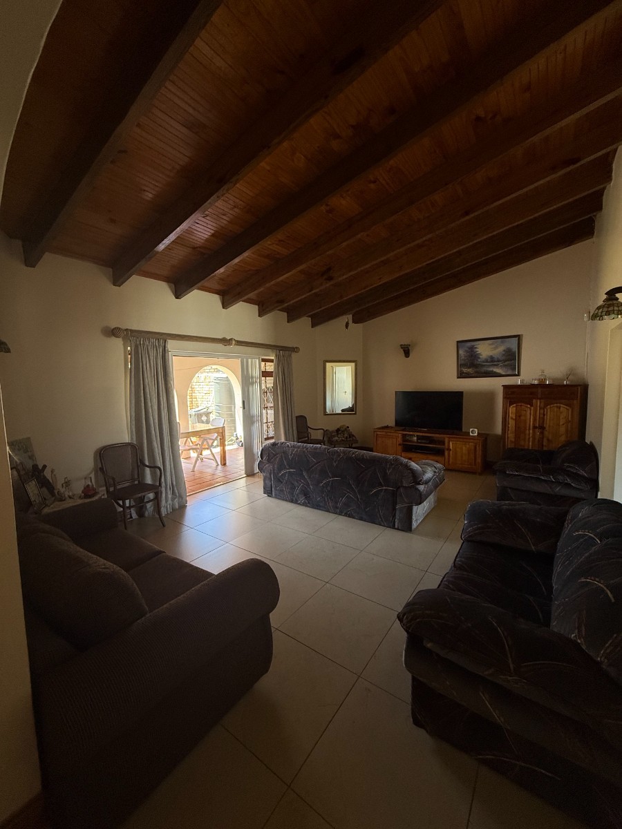 Modern Family Living with Investment Potential in the Heart of Malabar