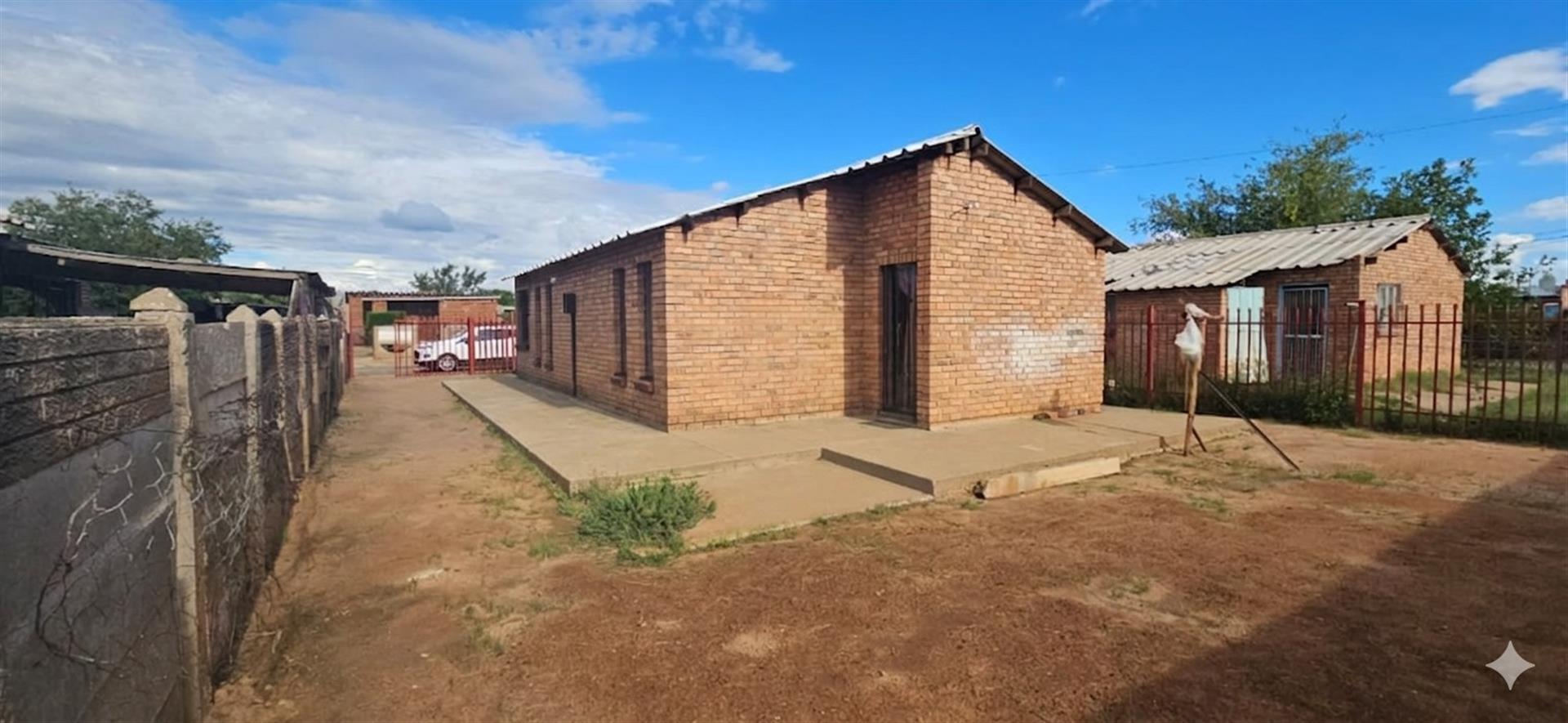 House For Sale in Roodepan, Kimberley